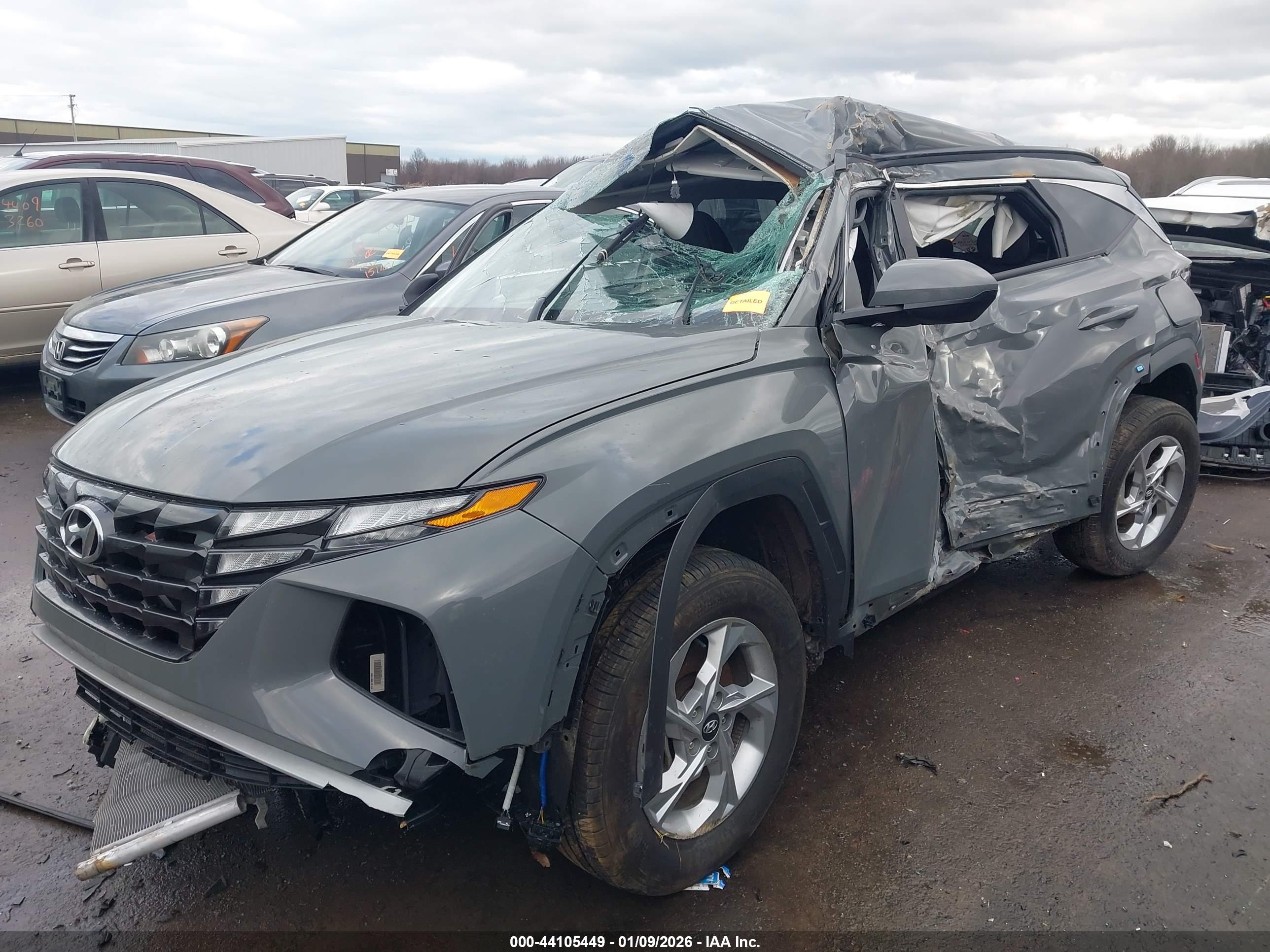 HYUNDAI TUCSON image 6