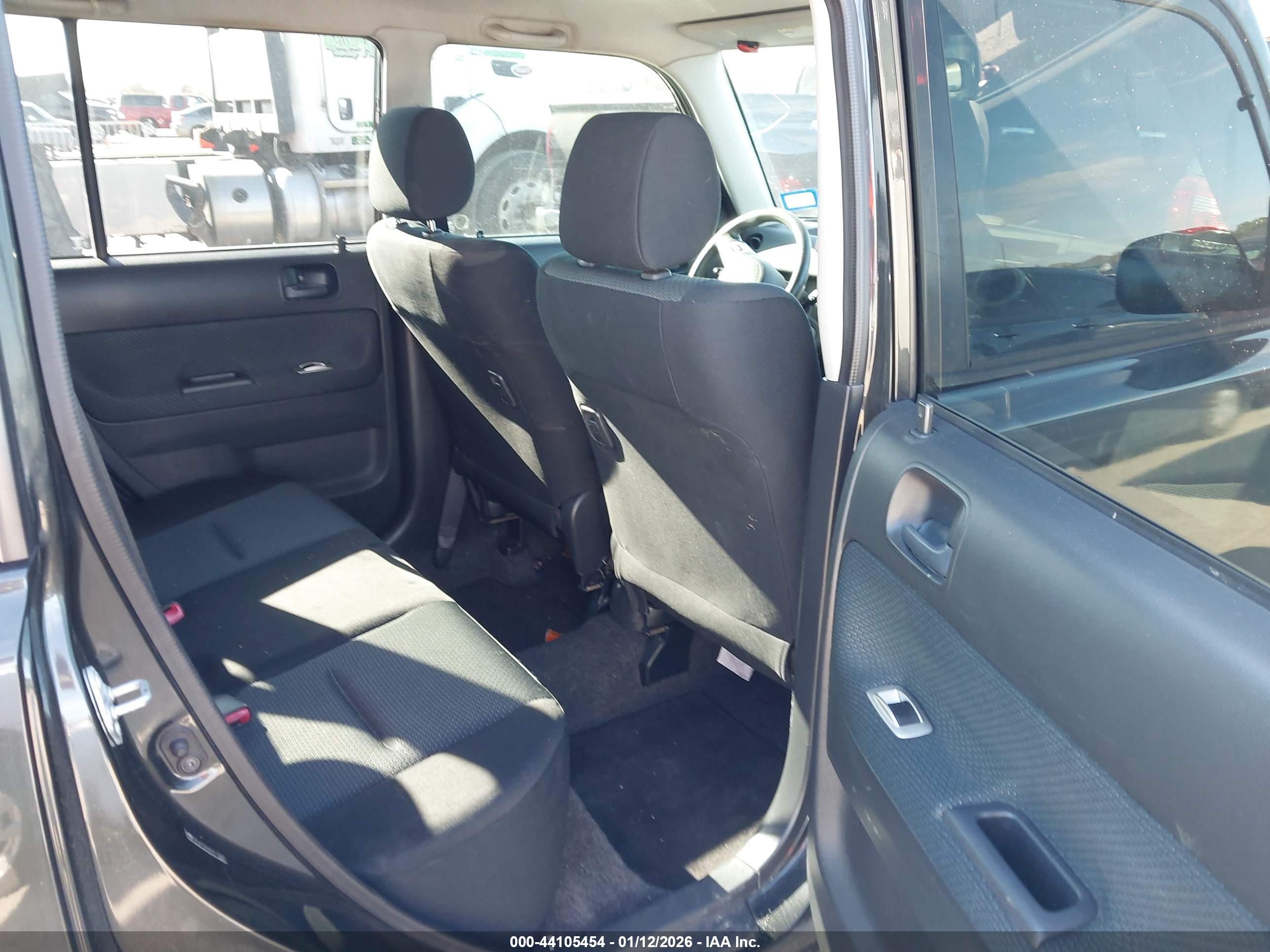 SCION XB image 8