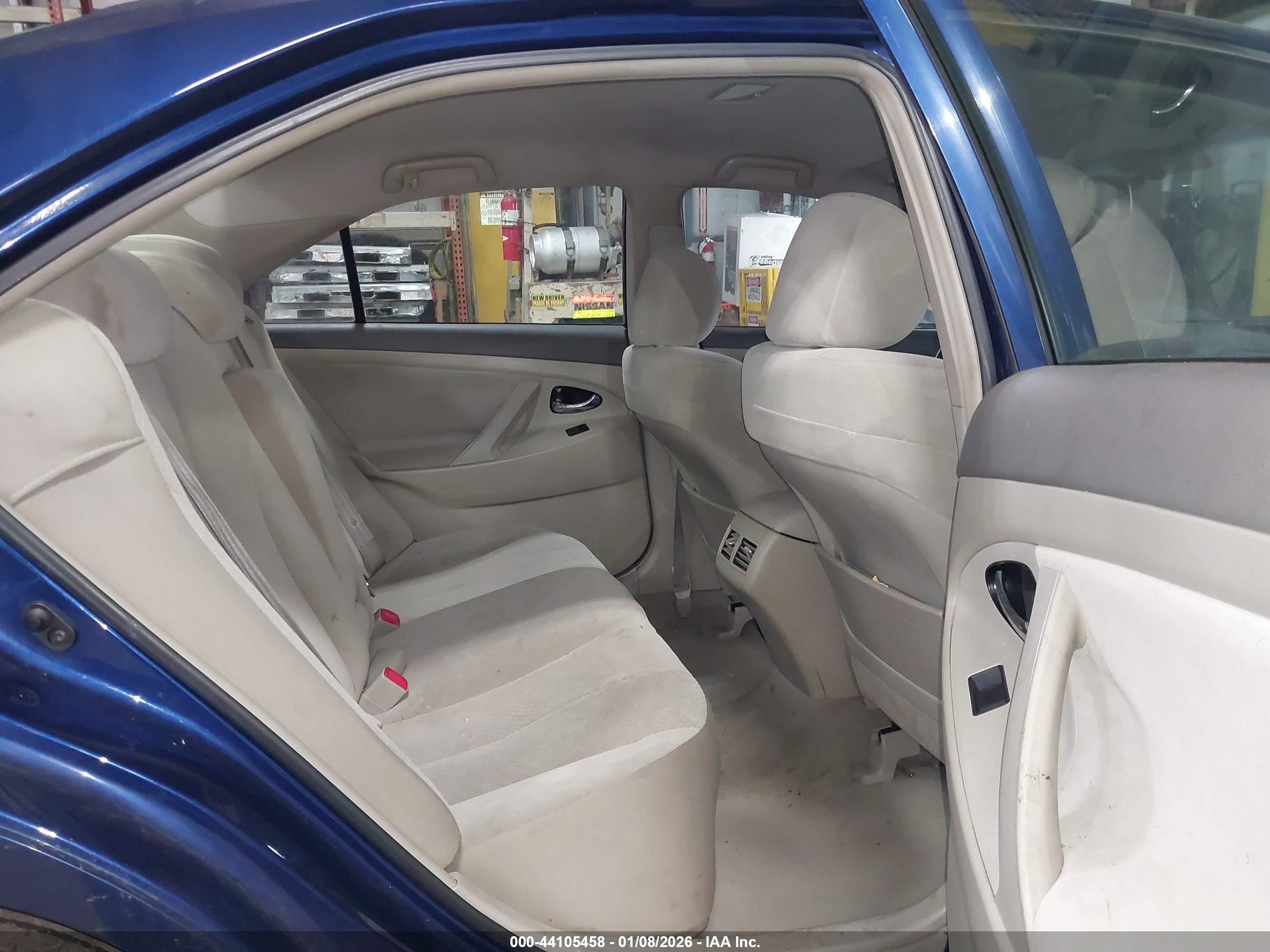 TOYOTA CAMRY image 8