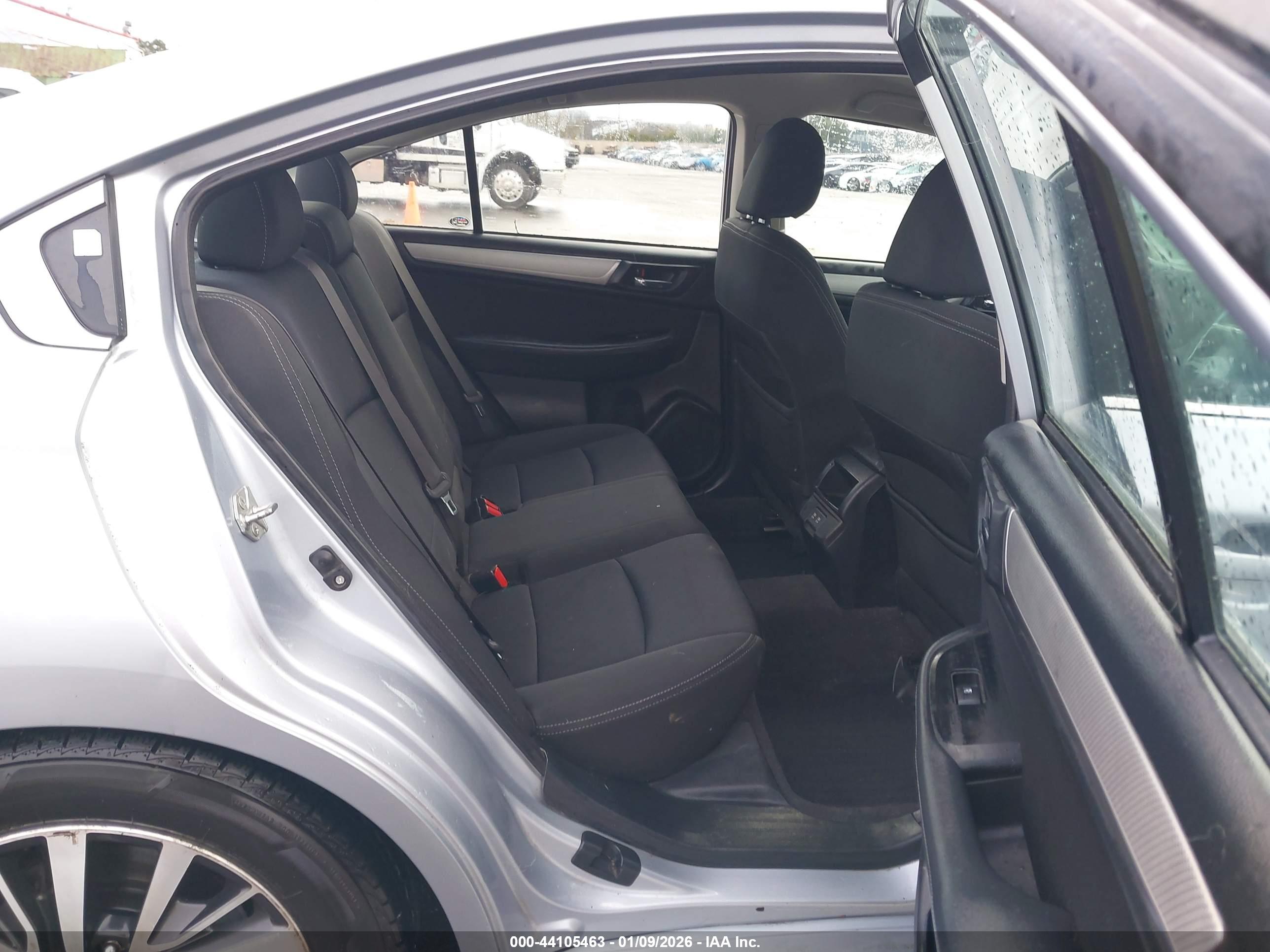 SUBARU LEGACY image 8