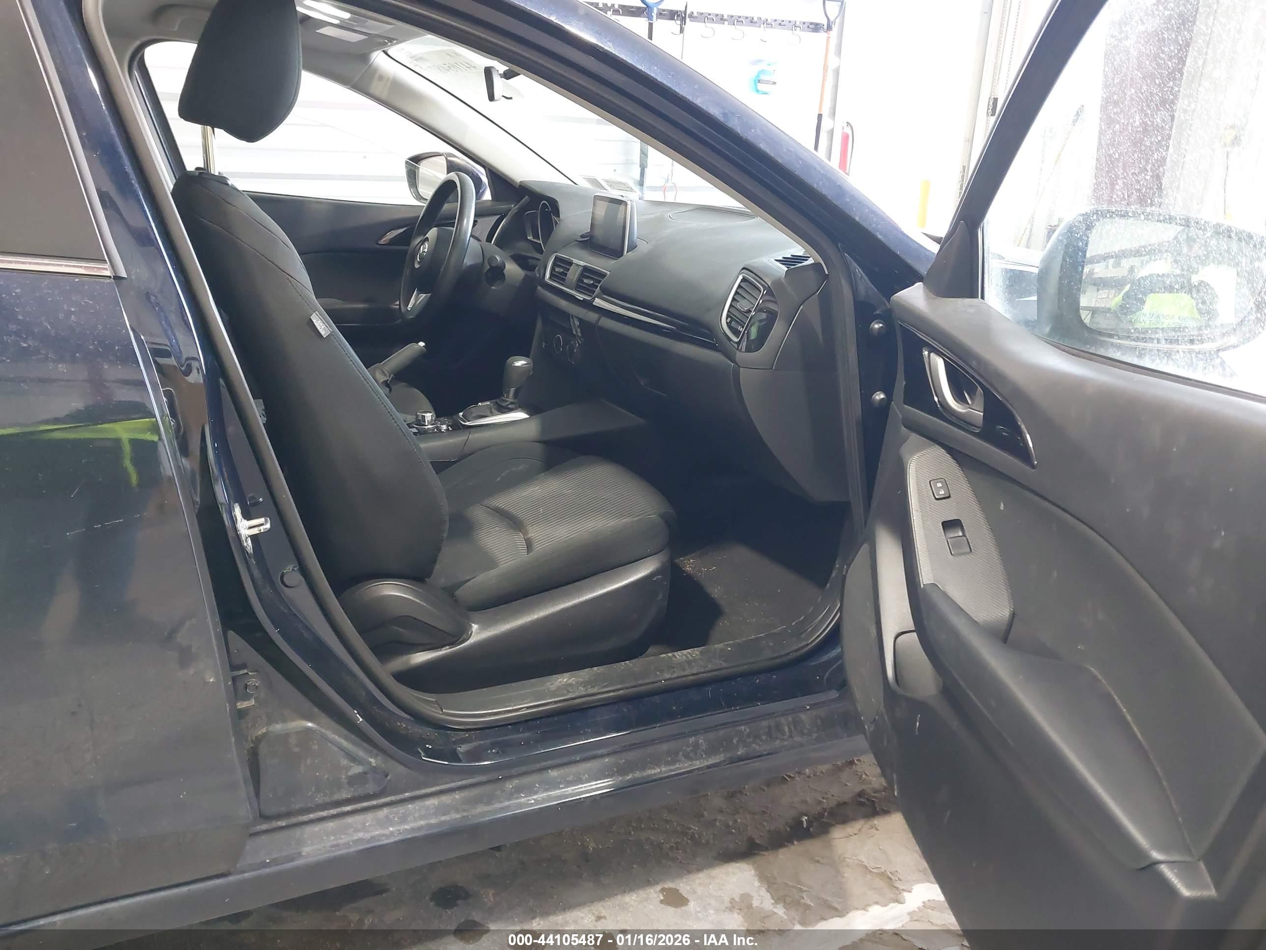 MAZDA MAZDA3 image 5