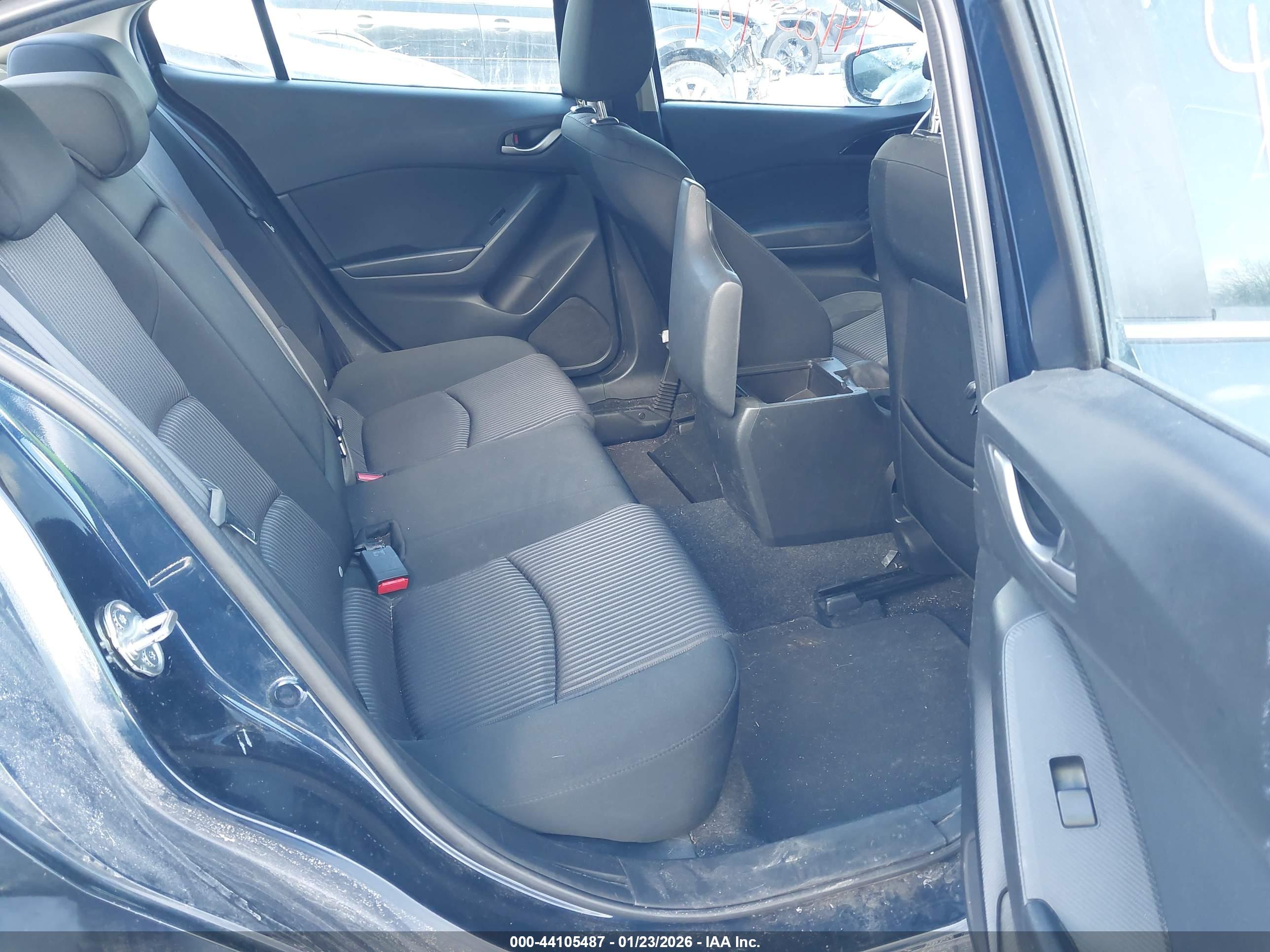MAZDA MAZDA3 image 8