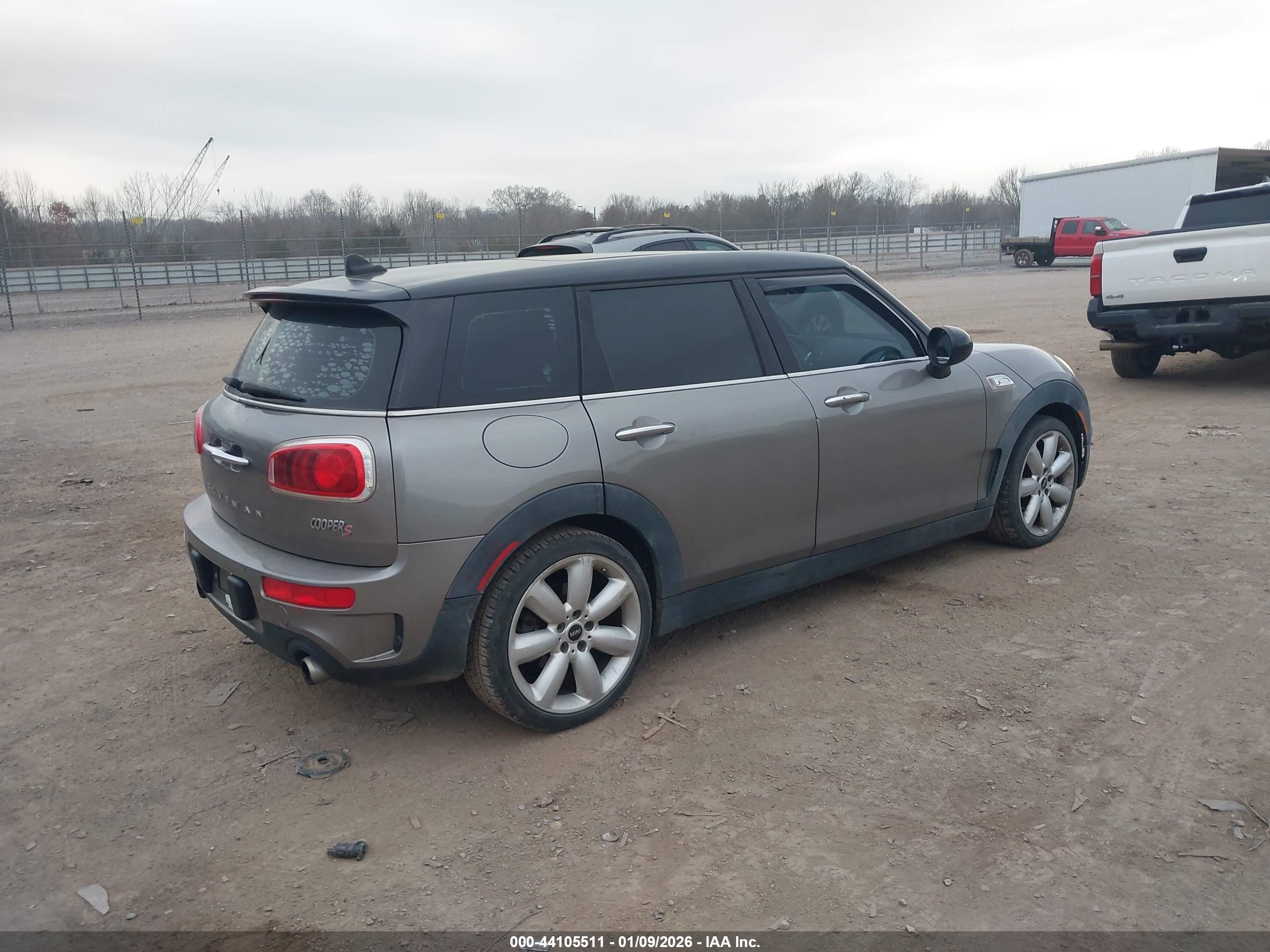 MINI CLUBMAN image 4