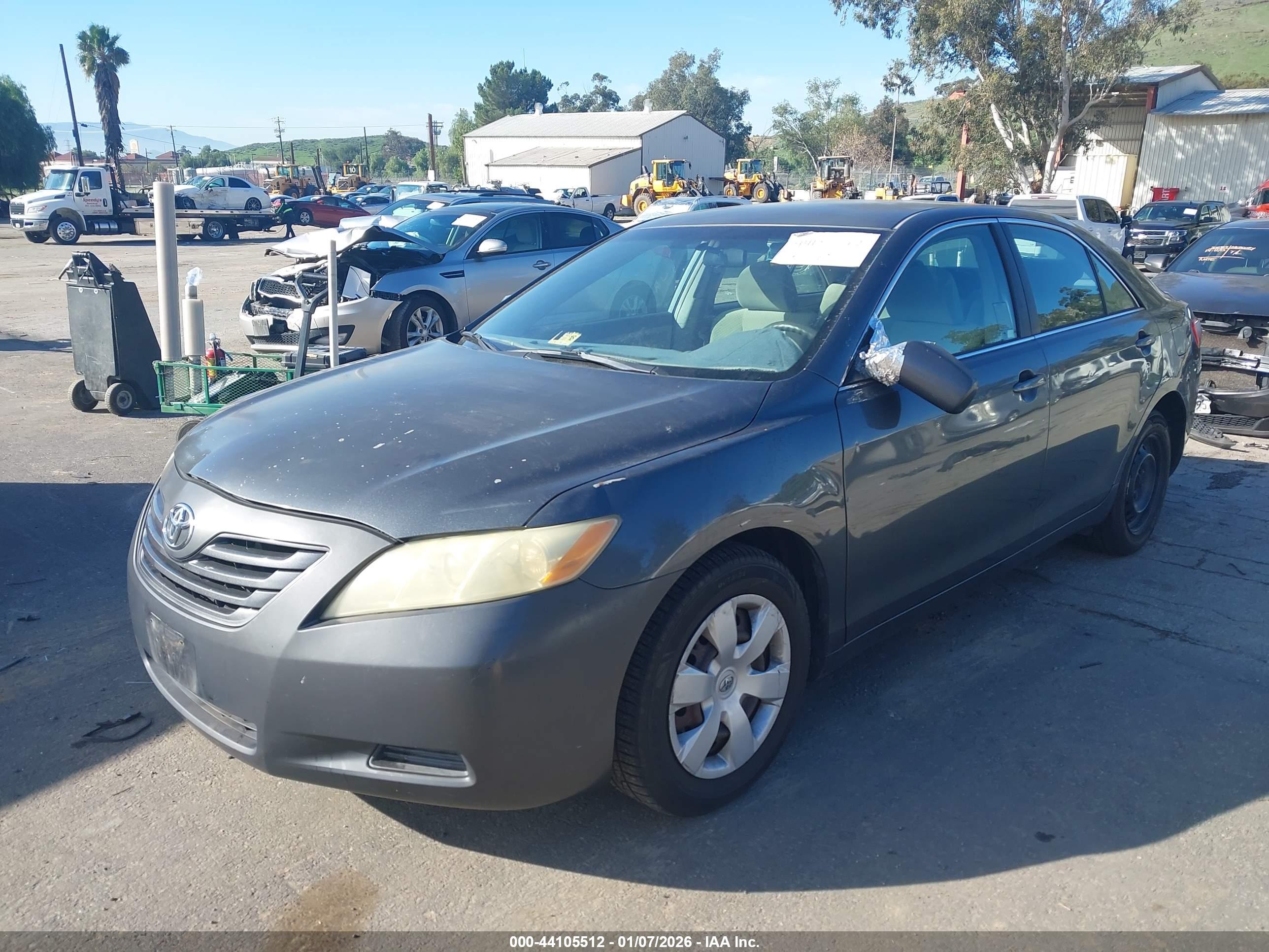 TOYOTA CAMRY image 2