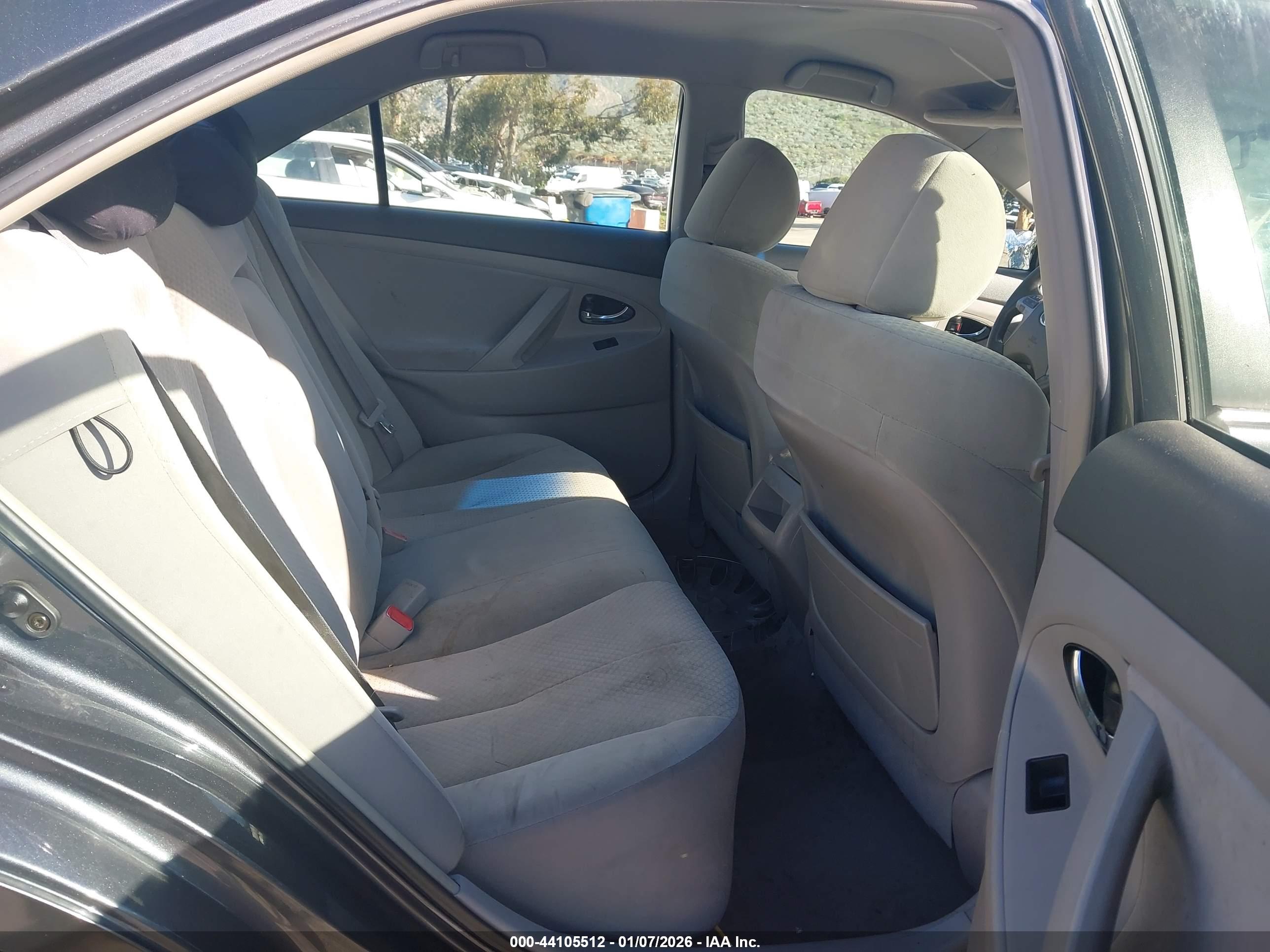 TOYOTA CAMRY image 8