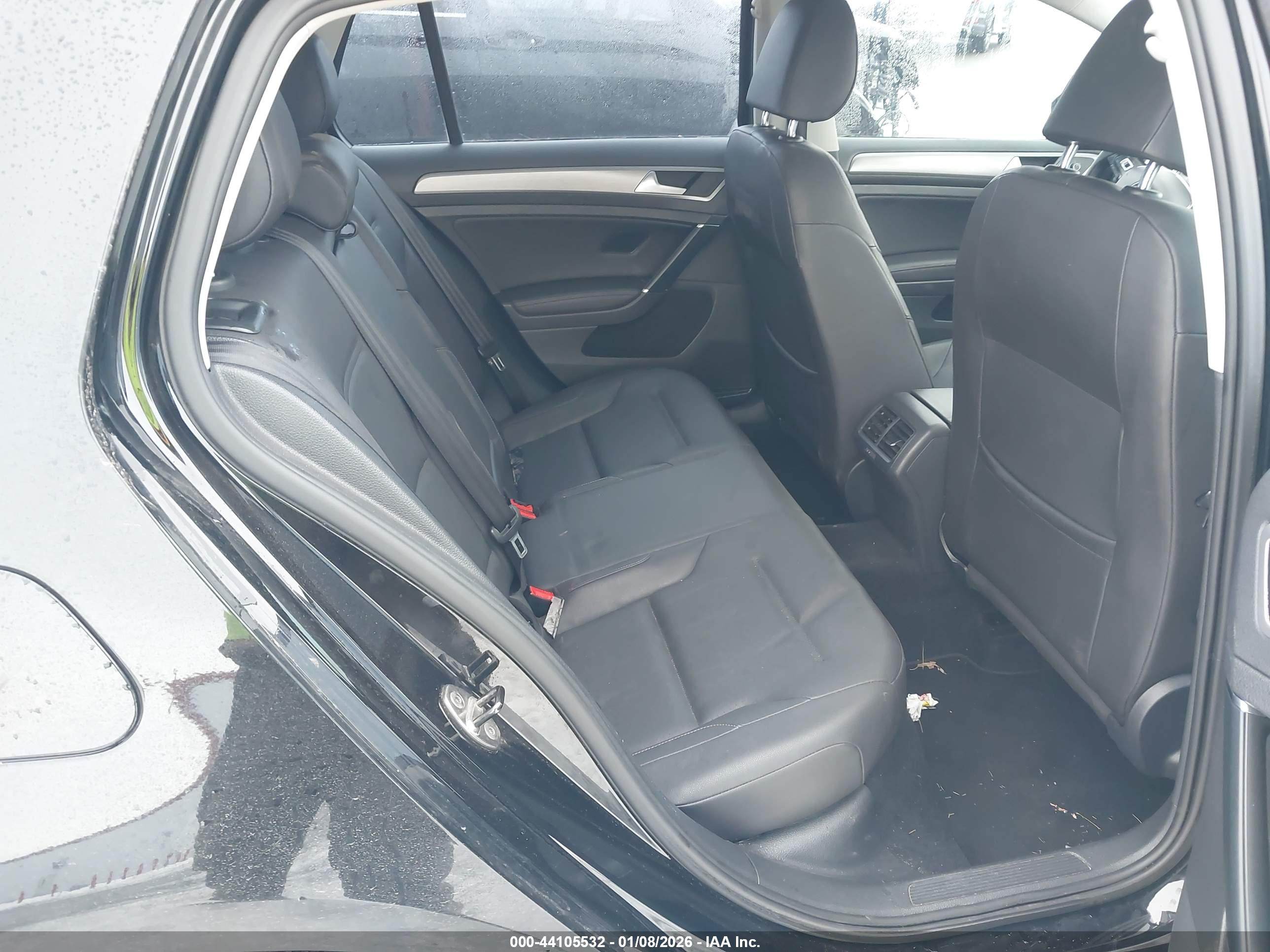 VOLKSWAGEN GOLF image 8