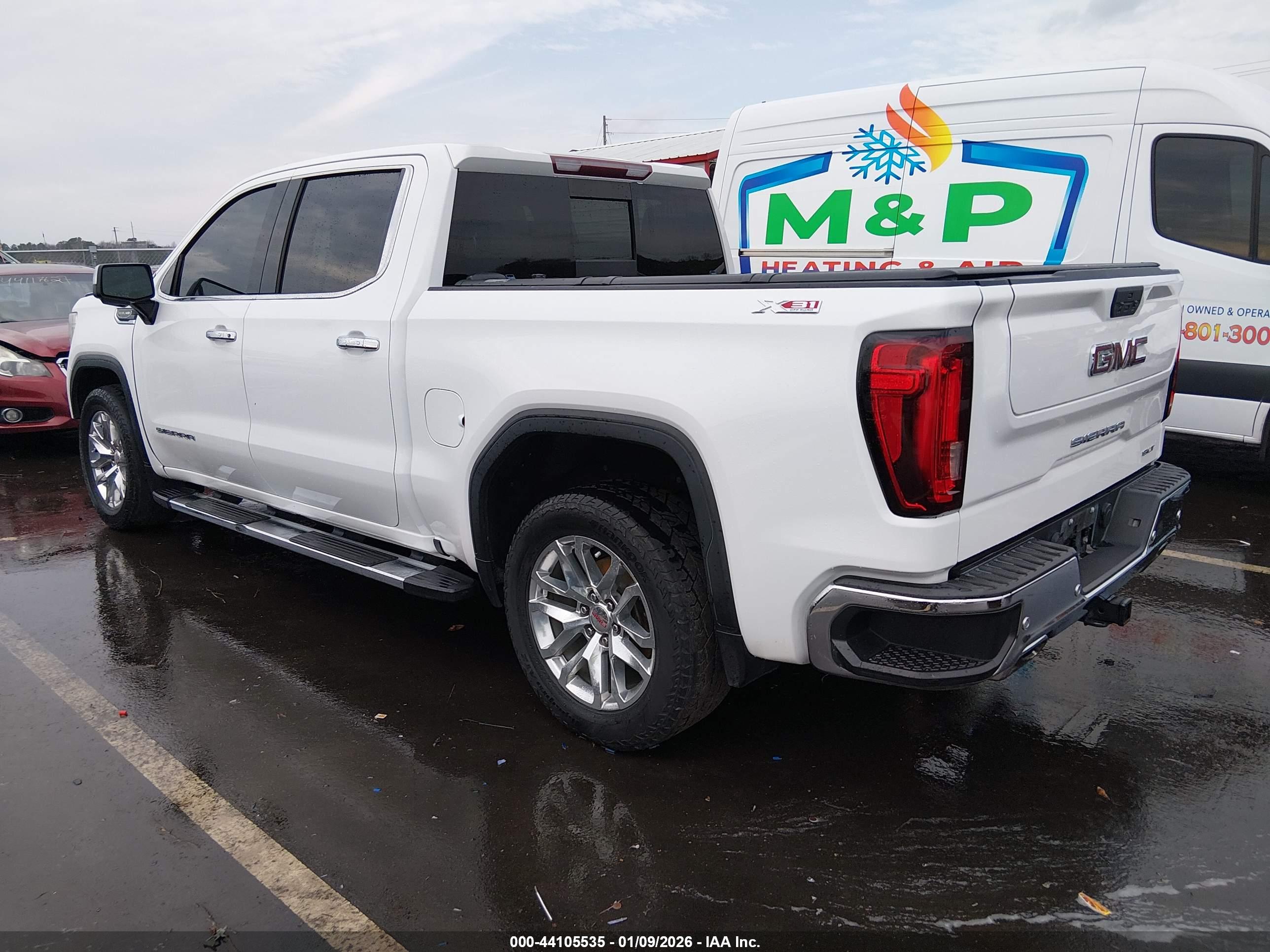 GMC SIERRA image 3