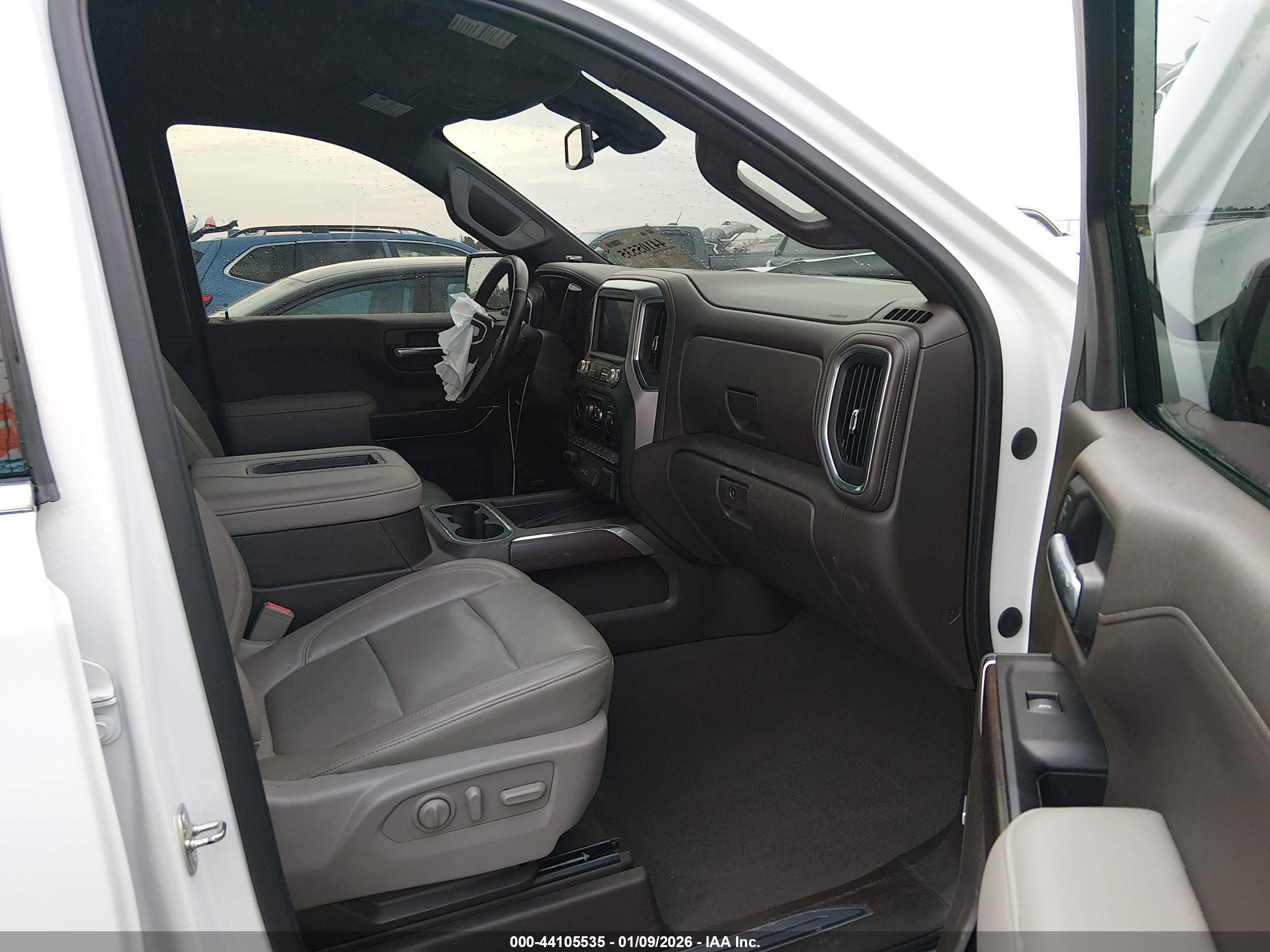 GMC SIERRA image 5