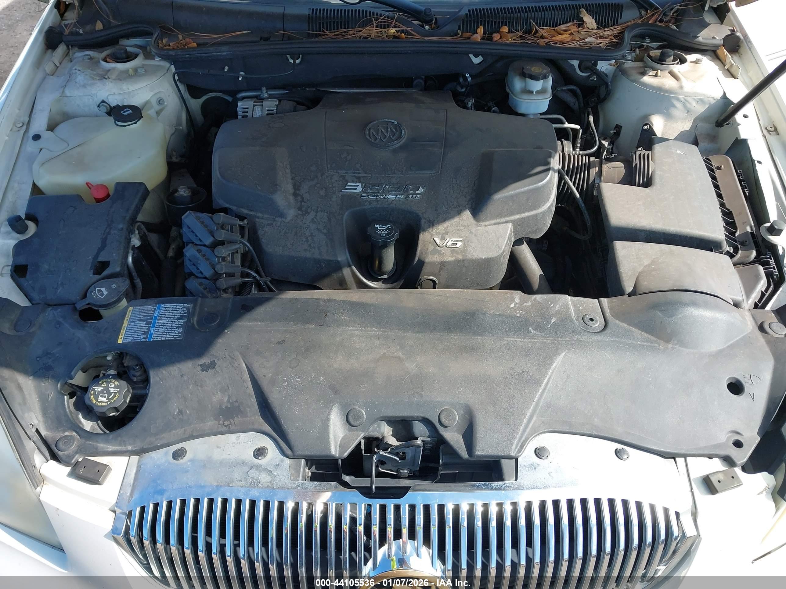 BUICK LUCERNE image 10