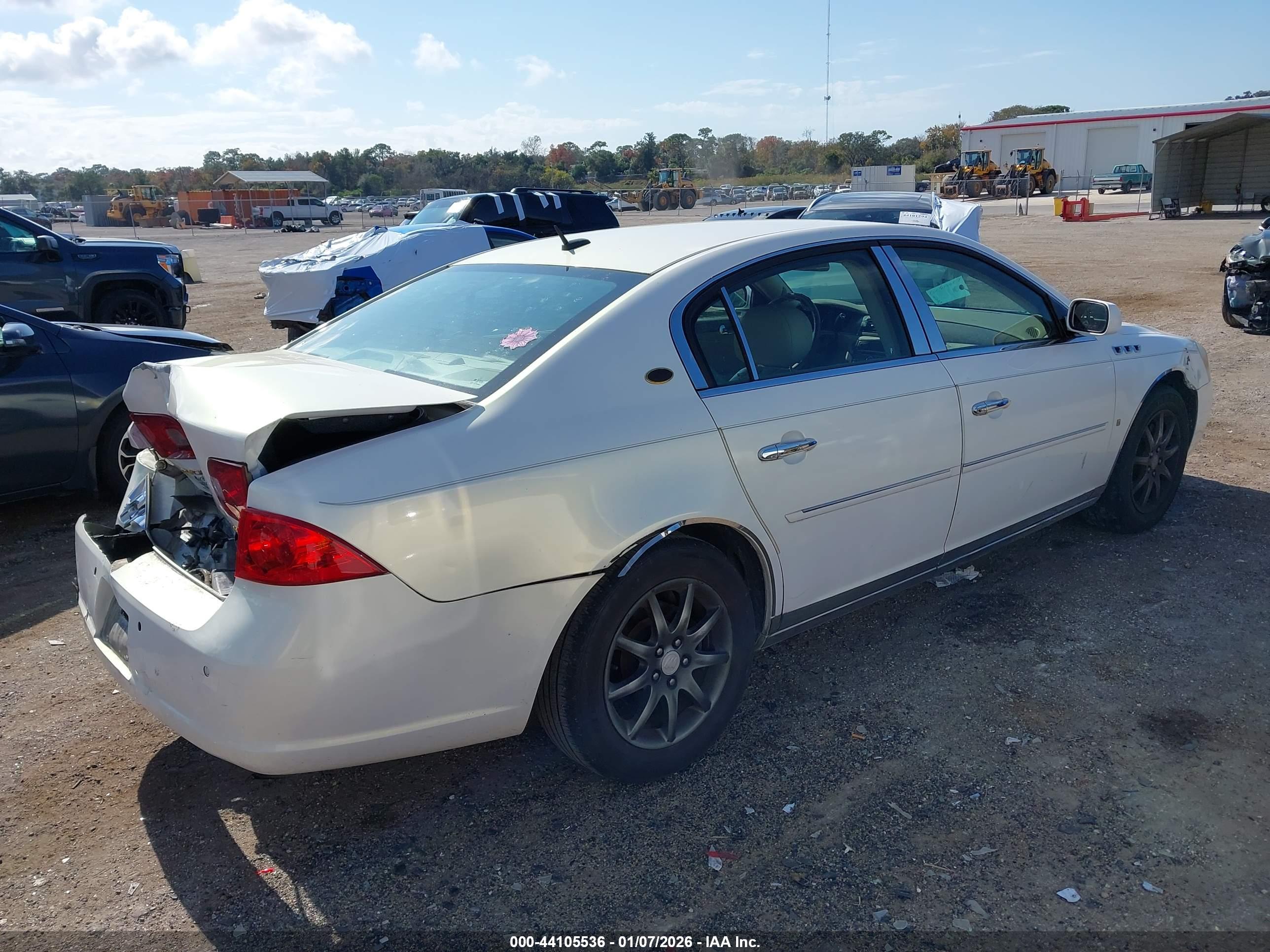 BUICK LUCERNE image 4