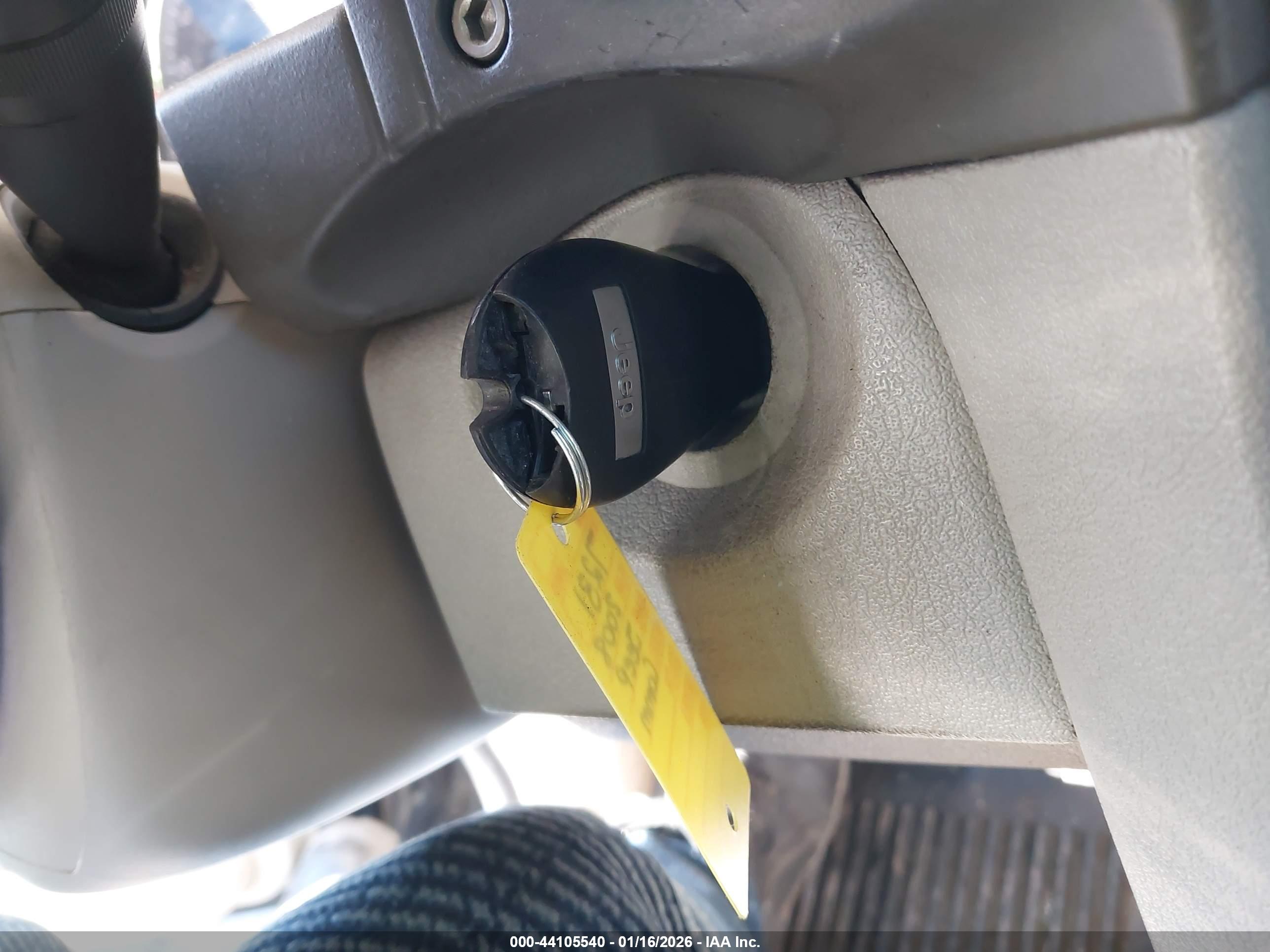 JEEP COMMANDER image 11