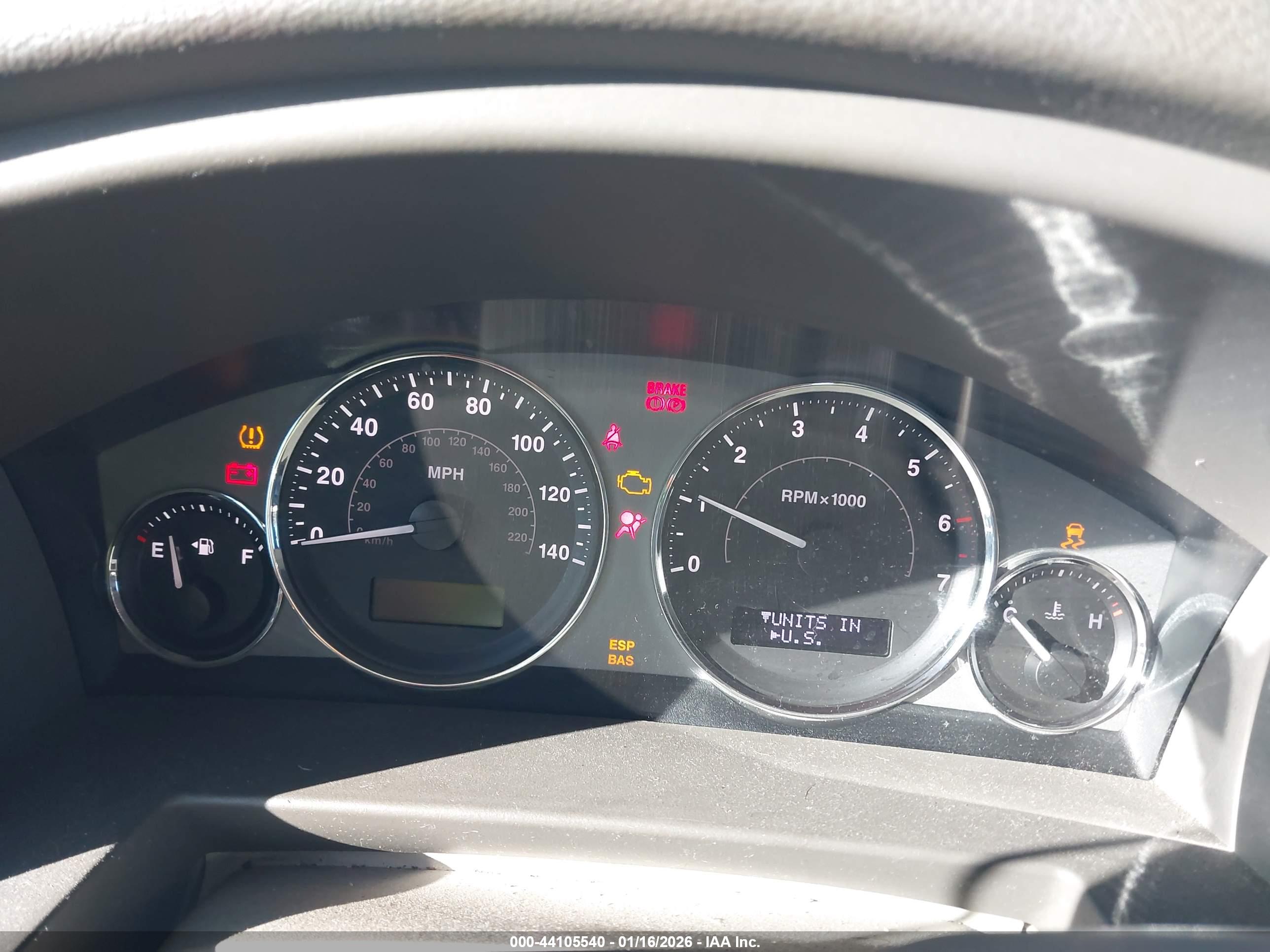 JEEP COMMANDER image 7