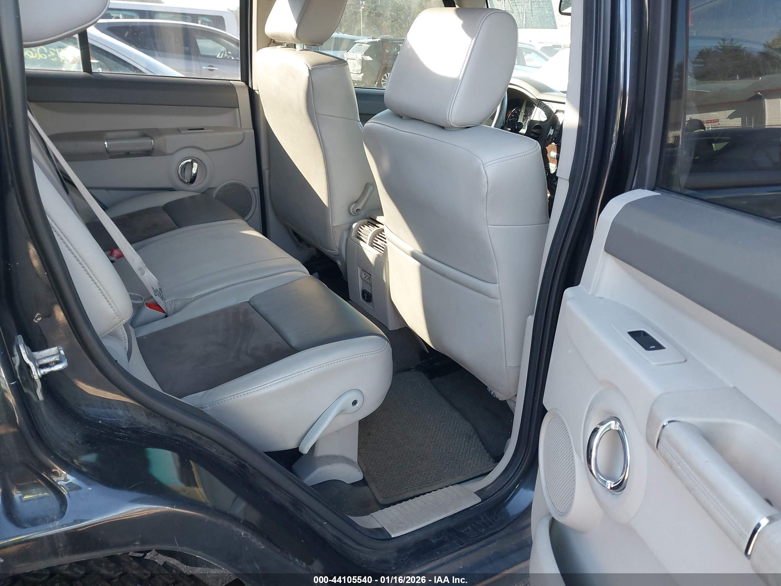 JEEP COMMANDER image 8
