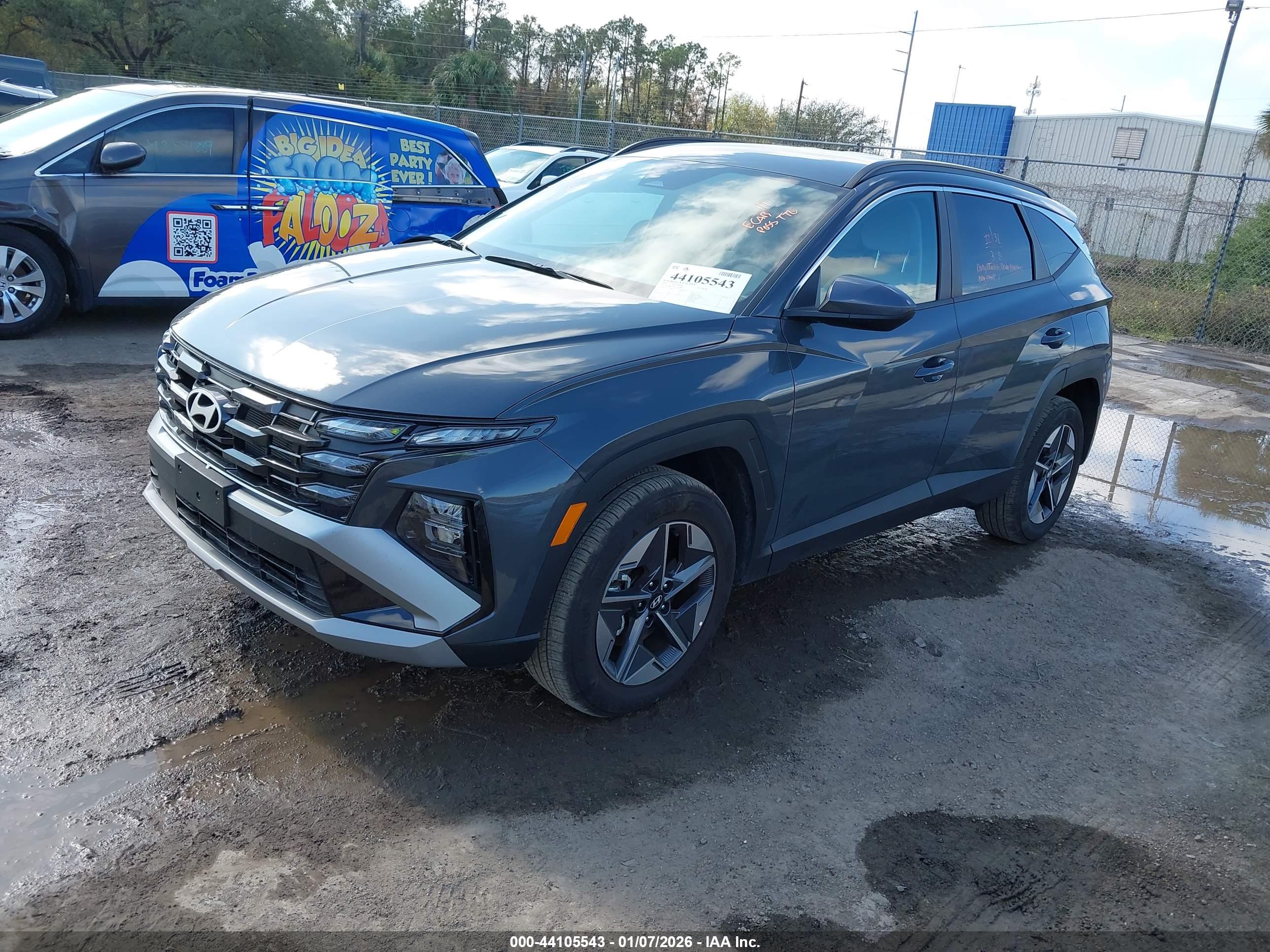 HYUNDAI TUCSON image 2