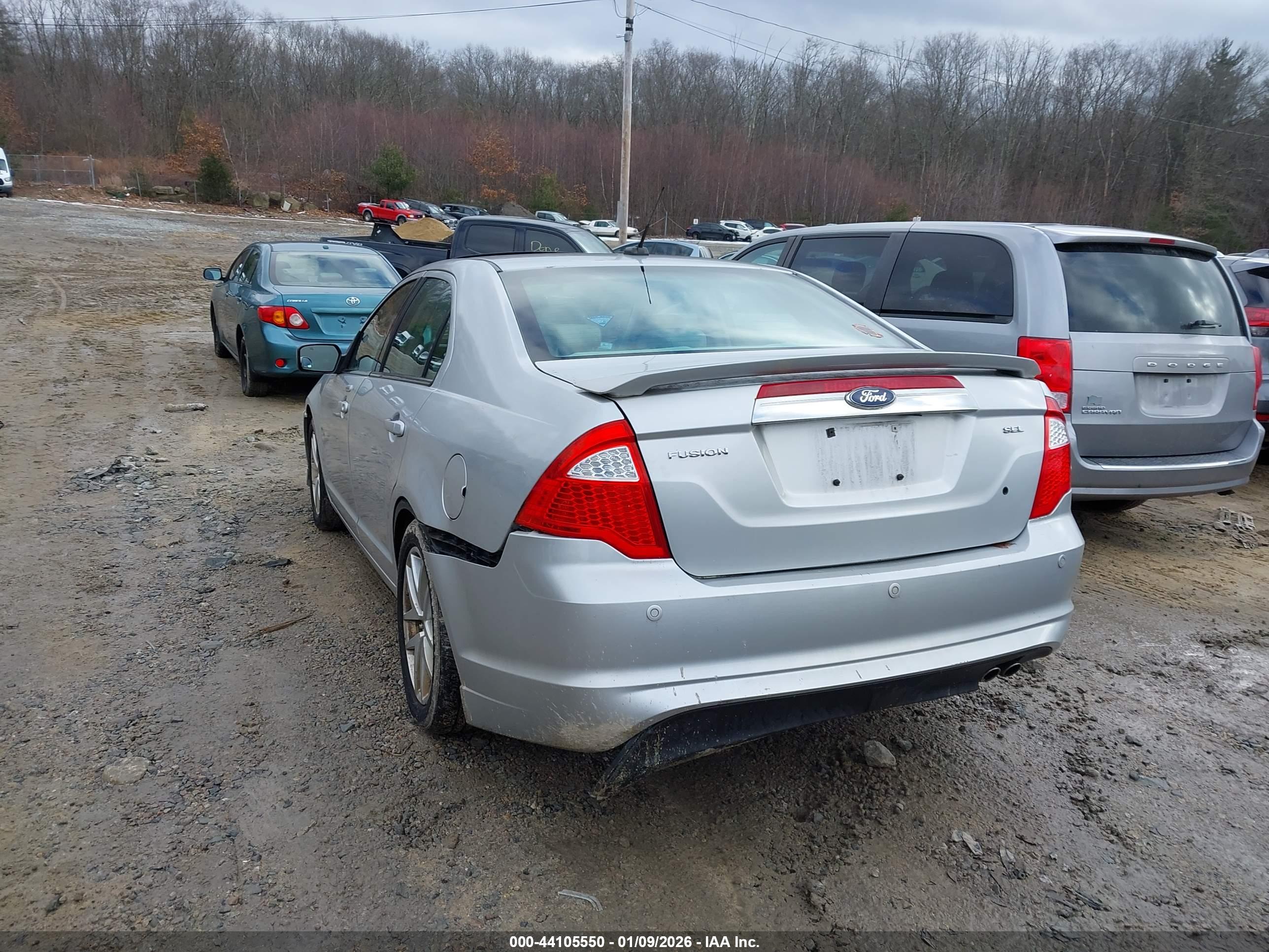 FORD FUSION image 3
