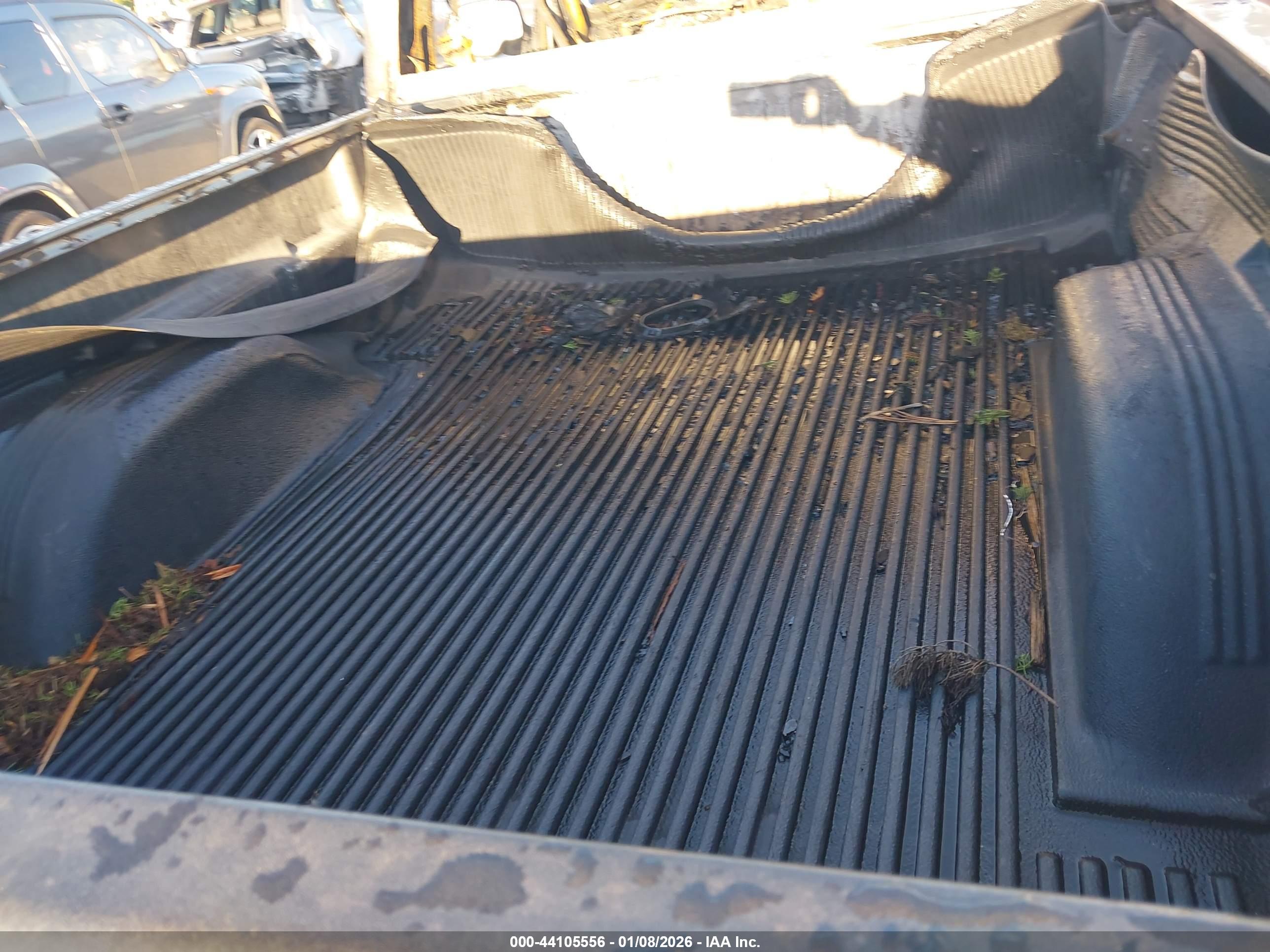 GMC SIERRA image 8