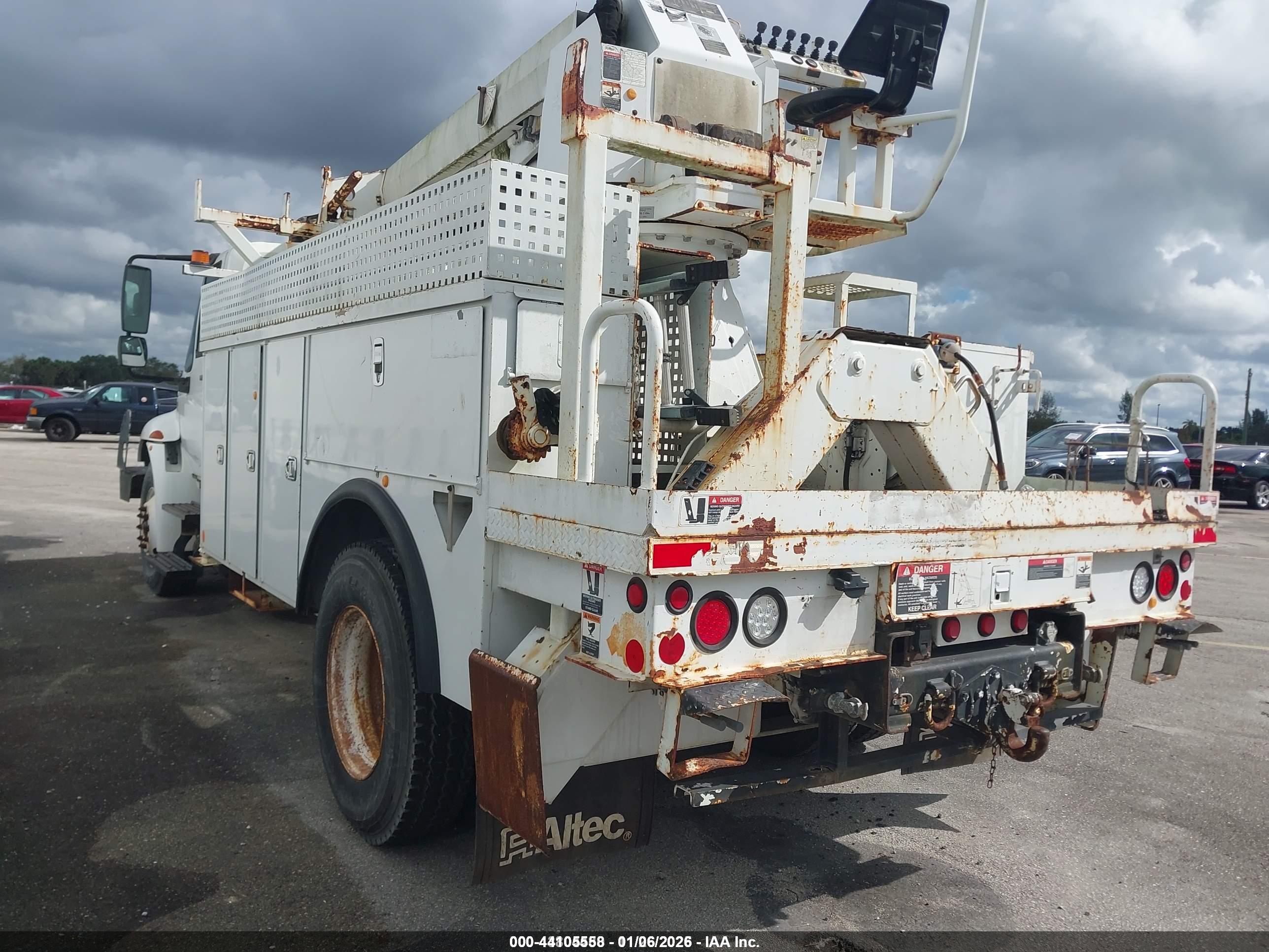 INTERNATIONAL 4000 image 3