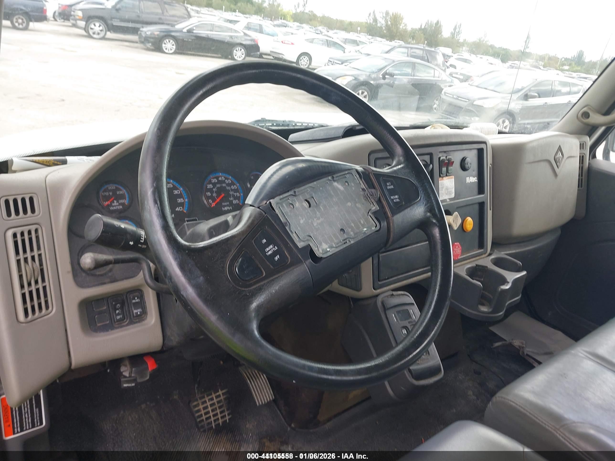 INTERNATIONAL 4000 image 7
