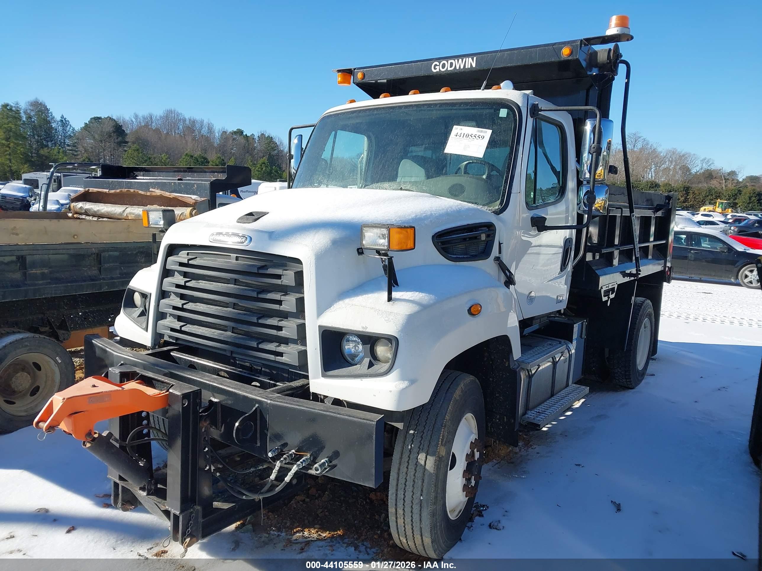 FREIGHTLINER 114SD image 2
