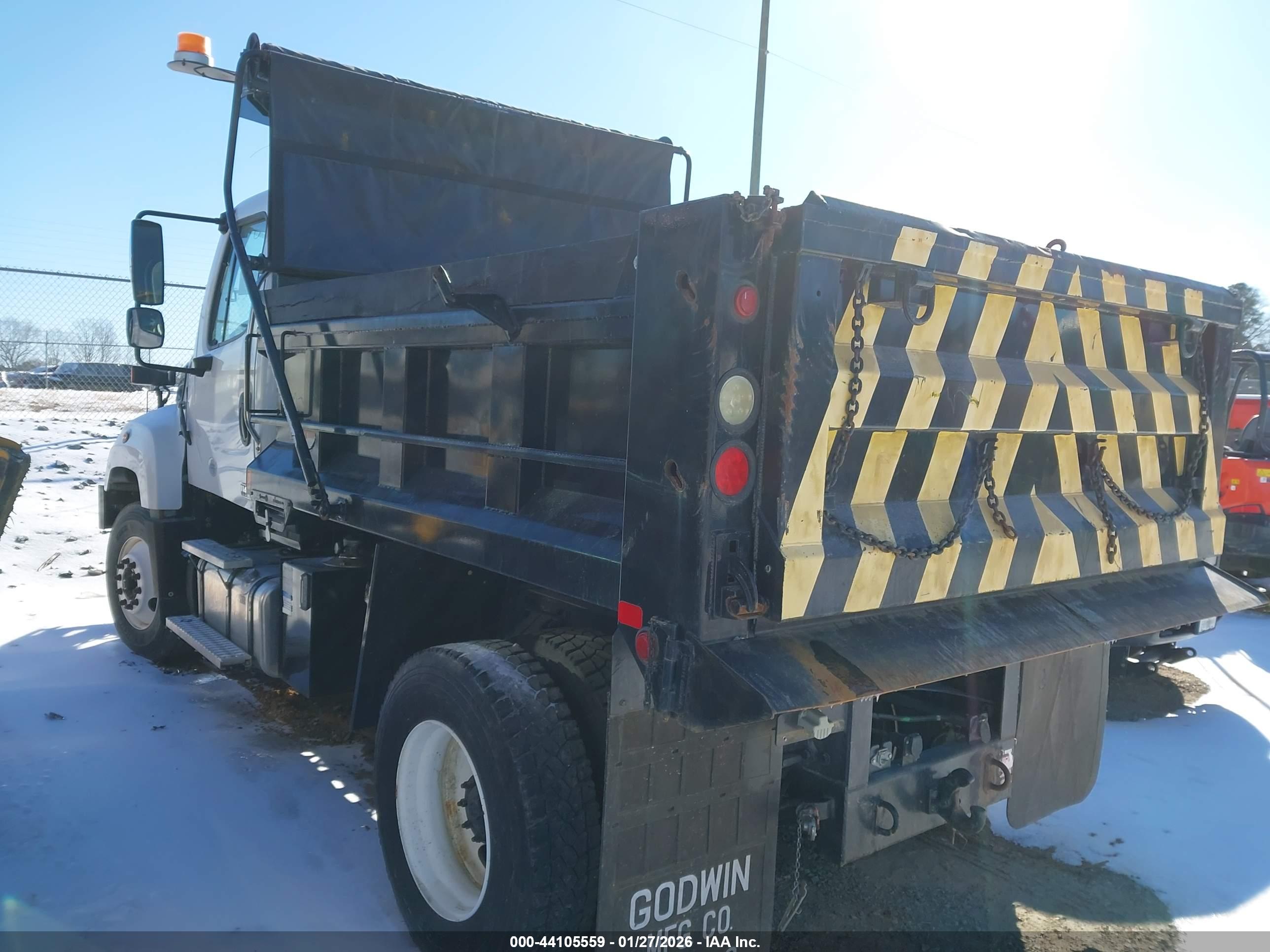 FREIGHTLINER 114SD image 3