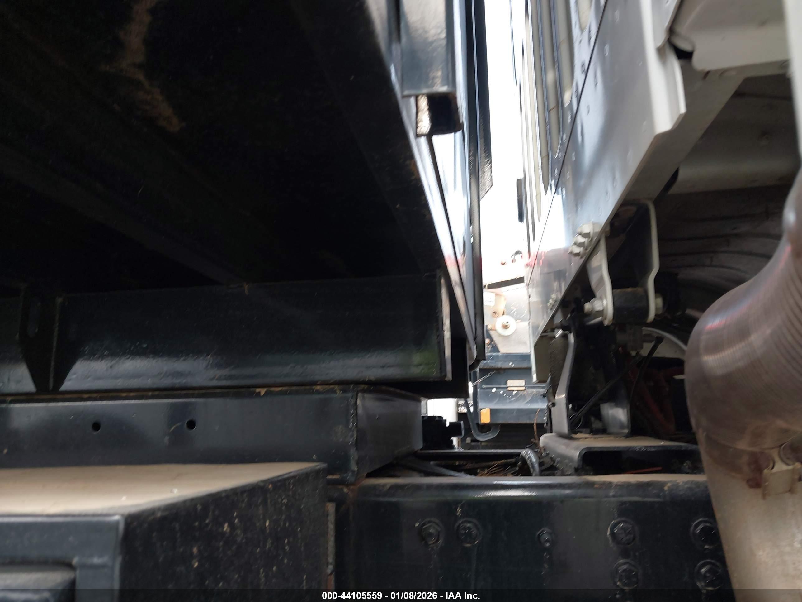 FREIGHTLINER 114SD image 8