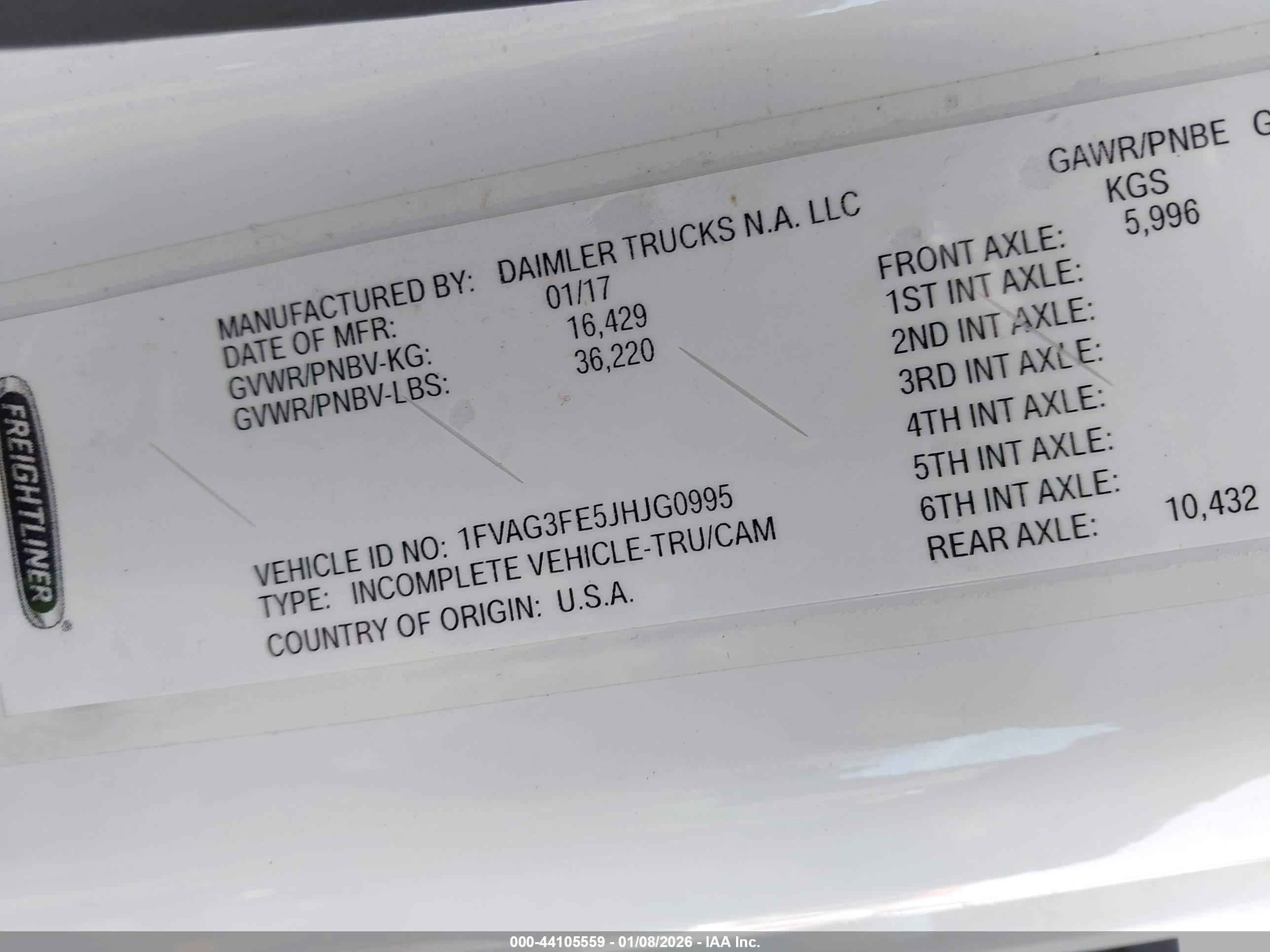 FREIGHTLINER 114SD image 9
