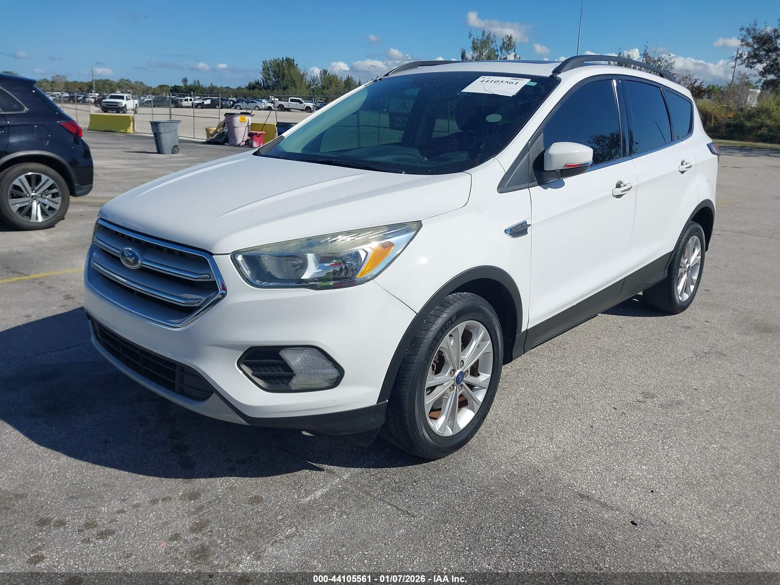 FORD ESCAPE image 2