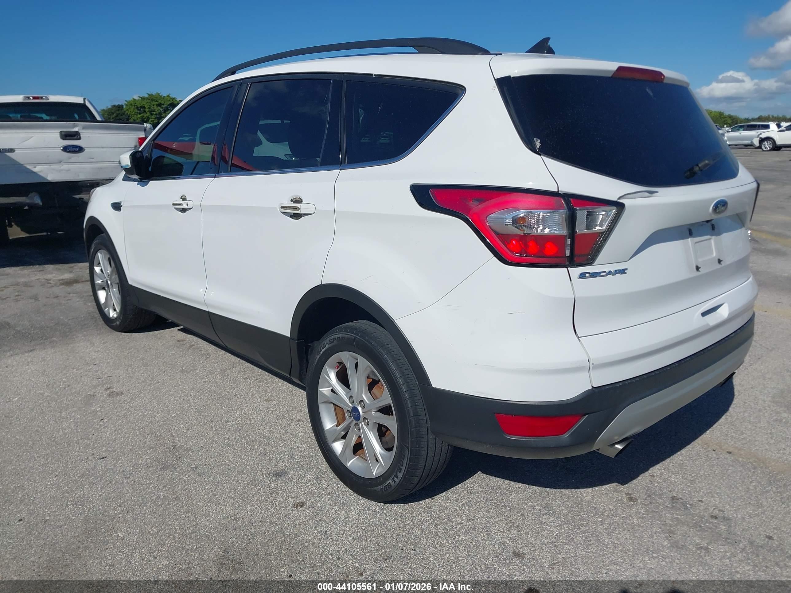 FORD ESCAPE image 3