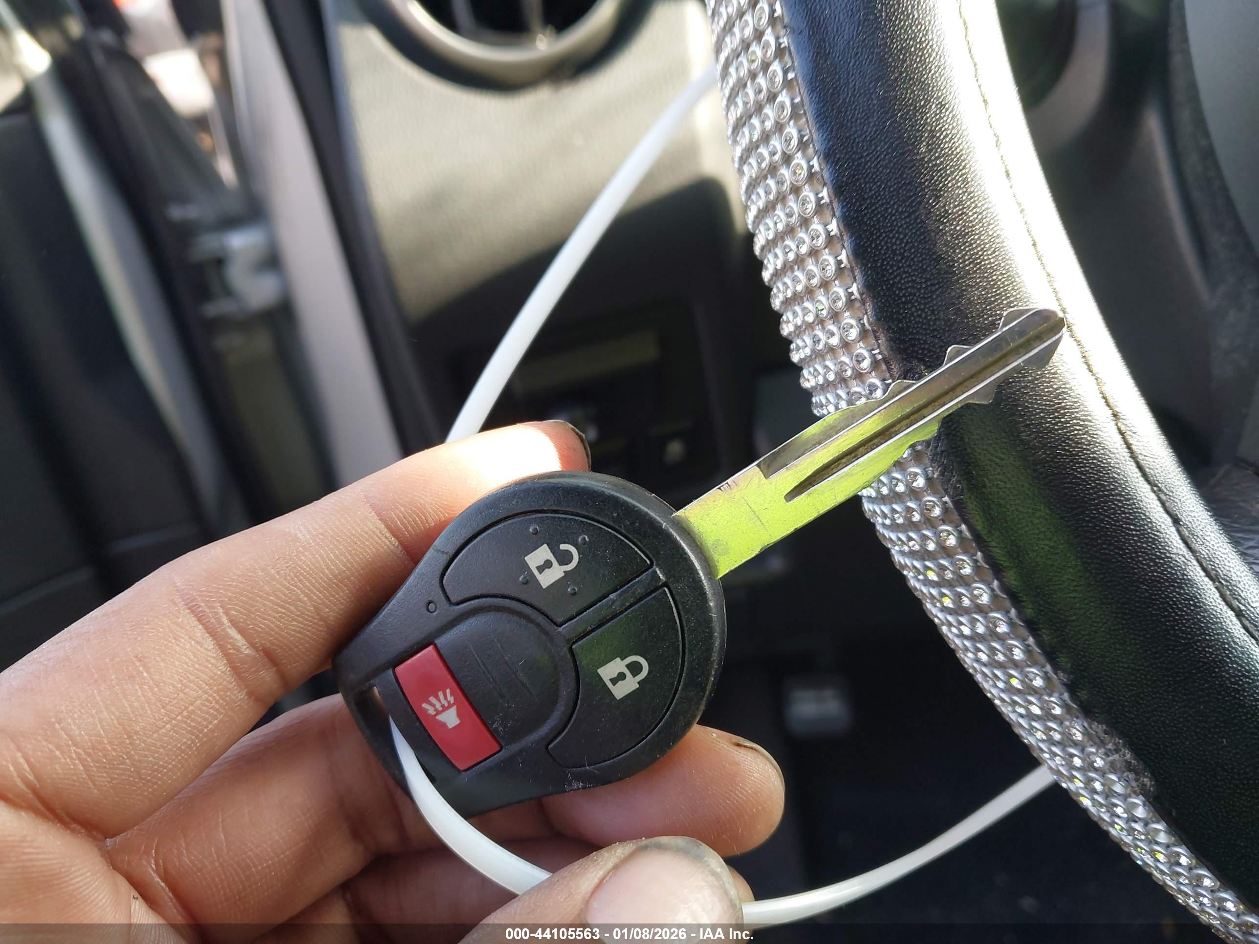NISSAN ROGUE image 11