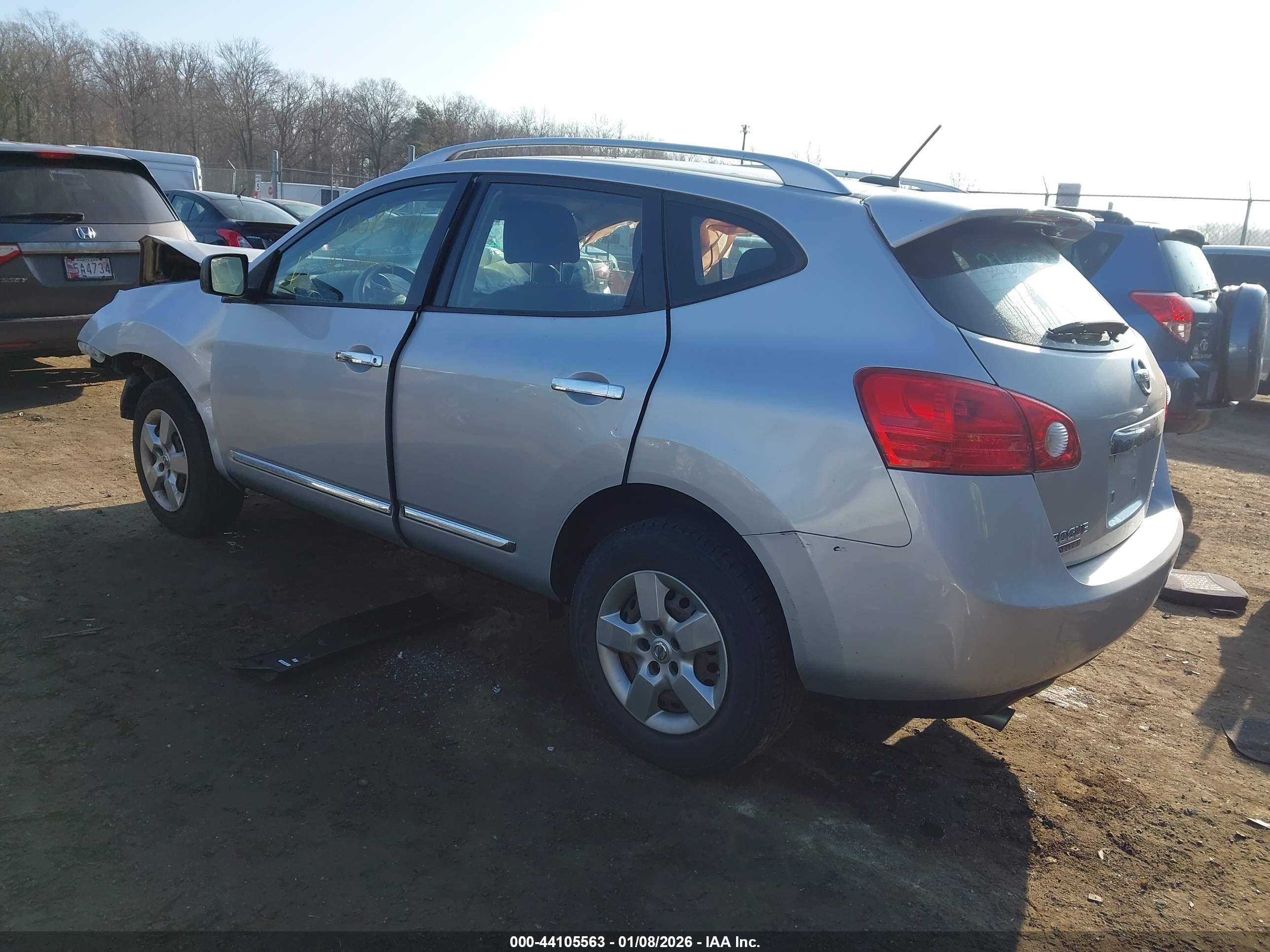 NISSAN ROGUE image 3