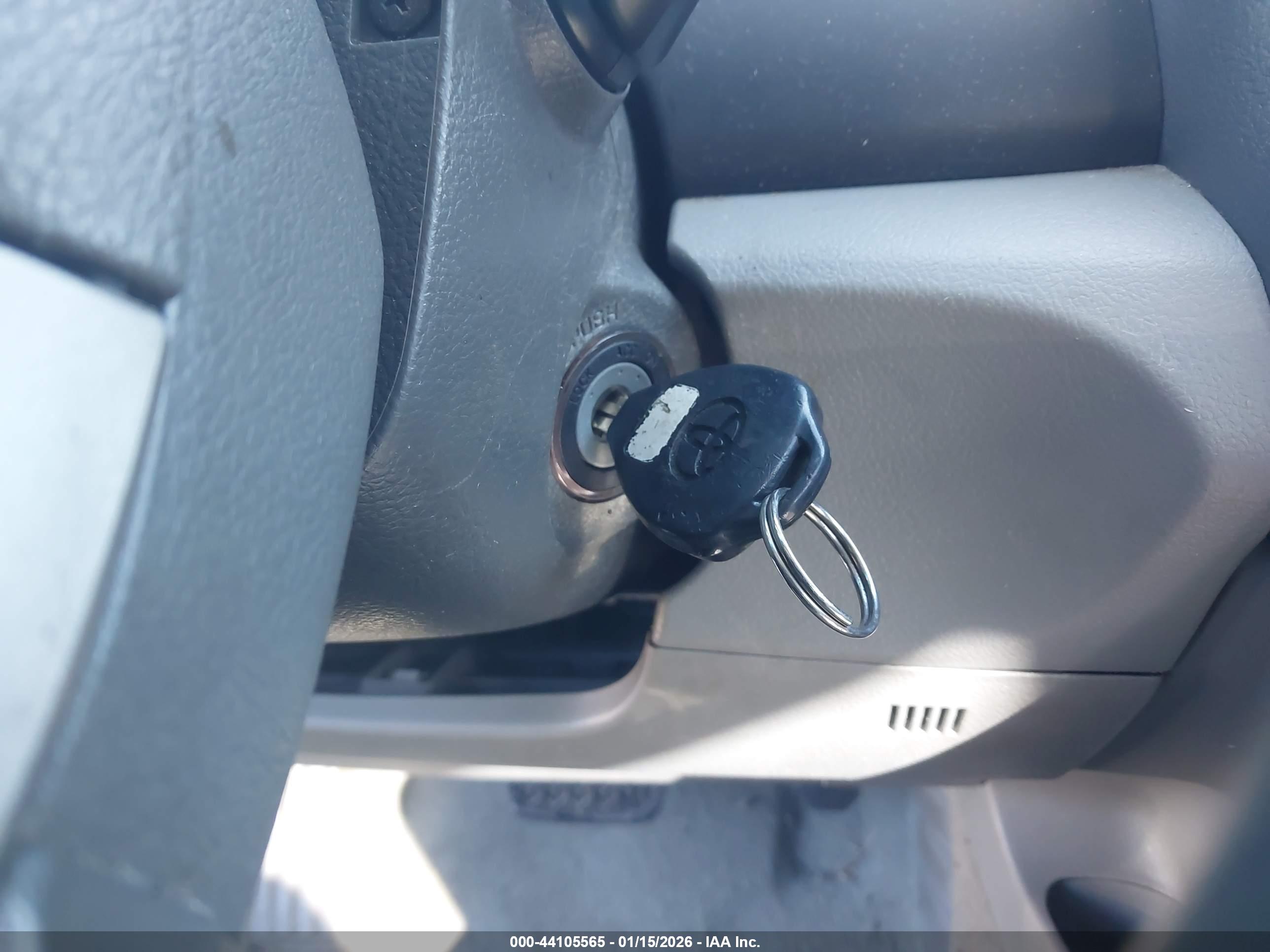 TOYOTA CAMRY image 11
