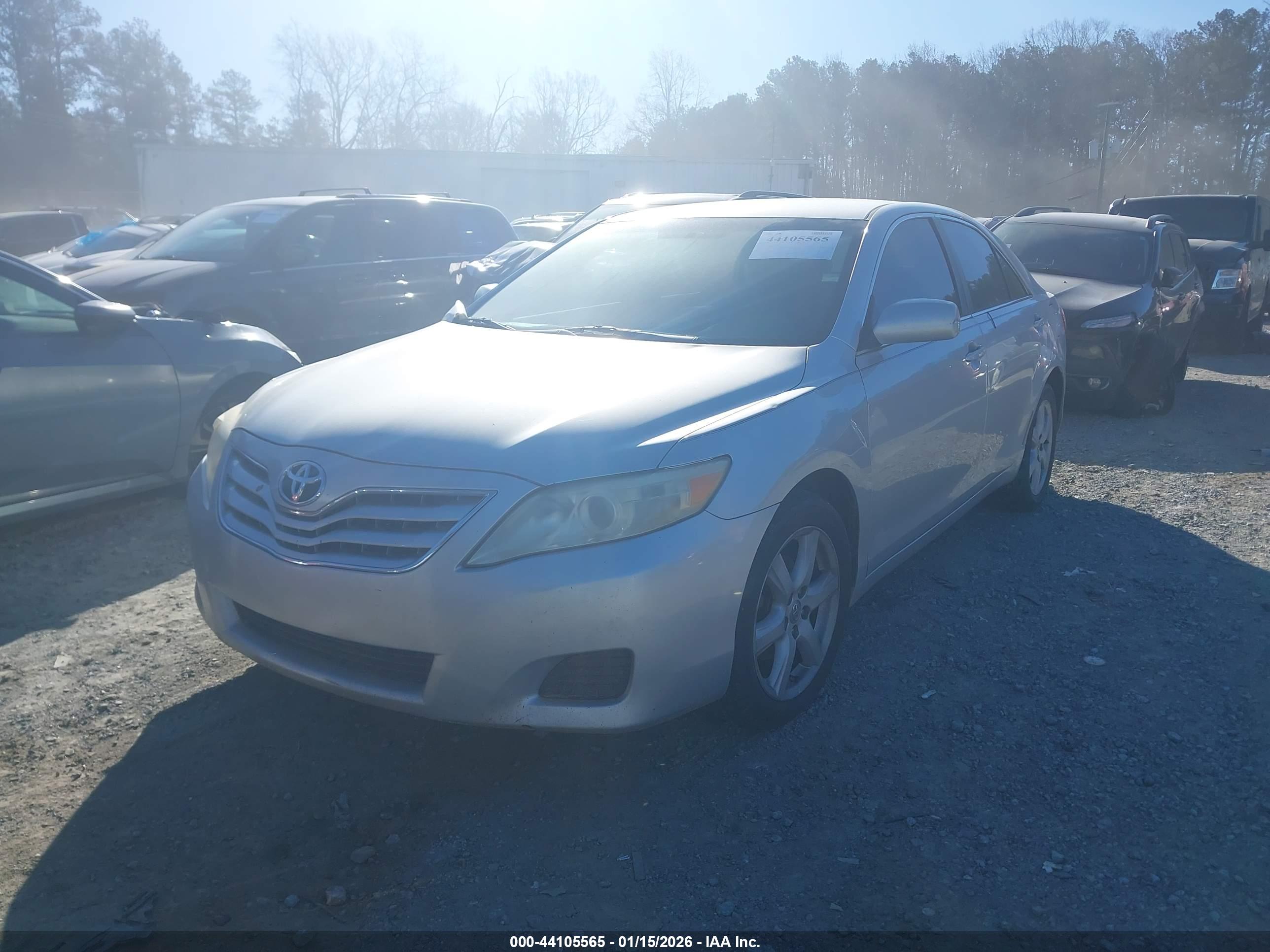 TOYOTA CAMRY image 2