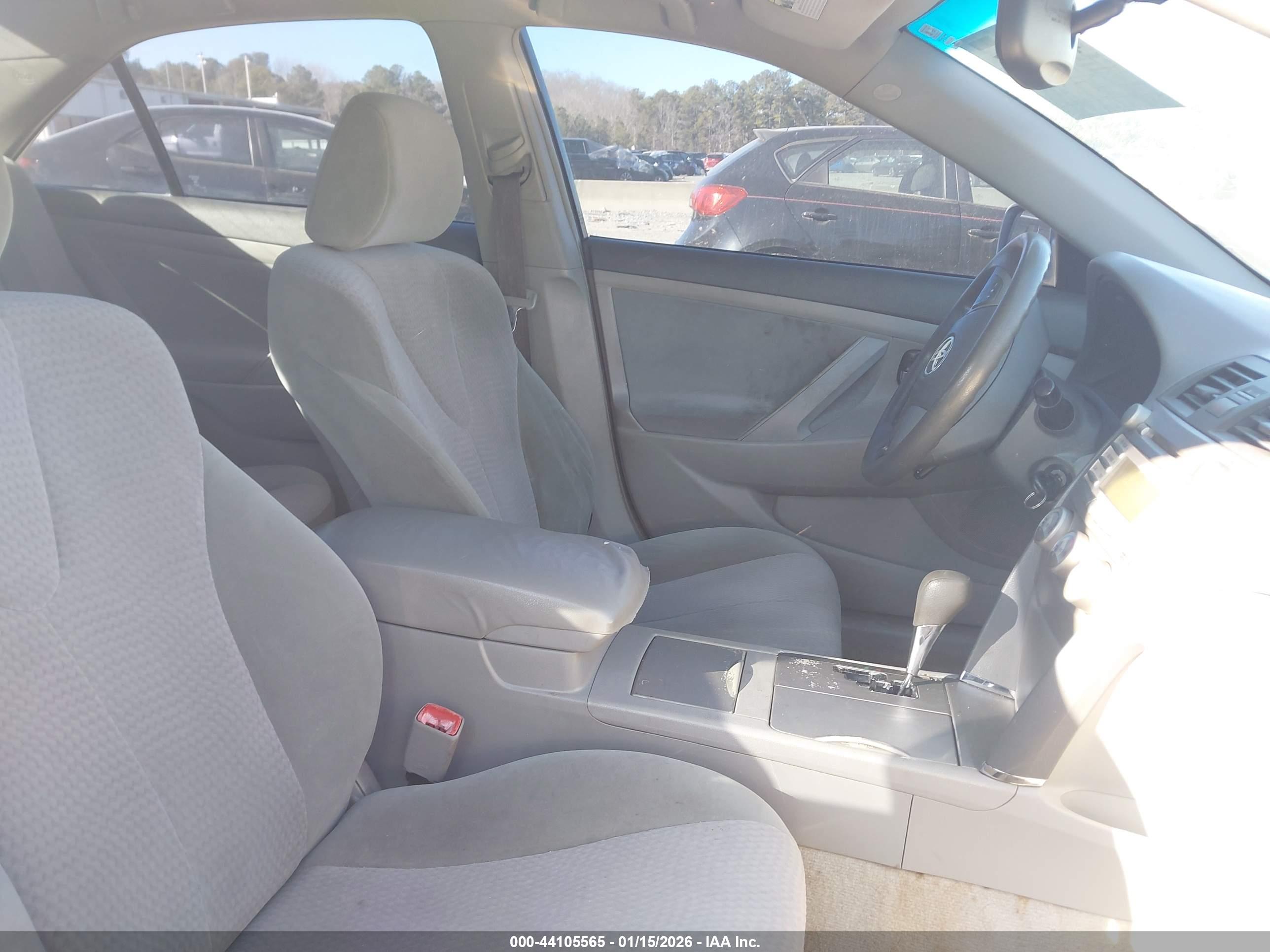 TOYOTA CAMRY image 5