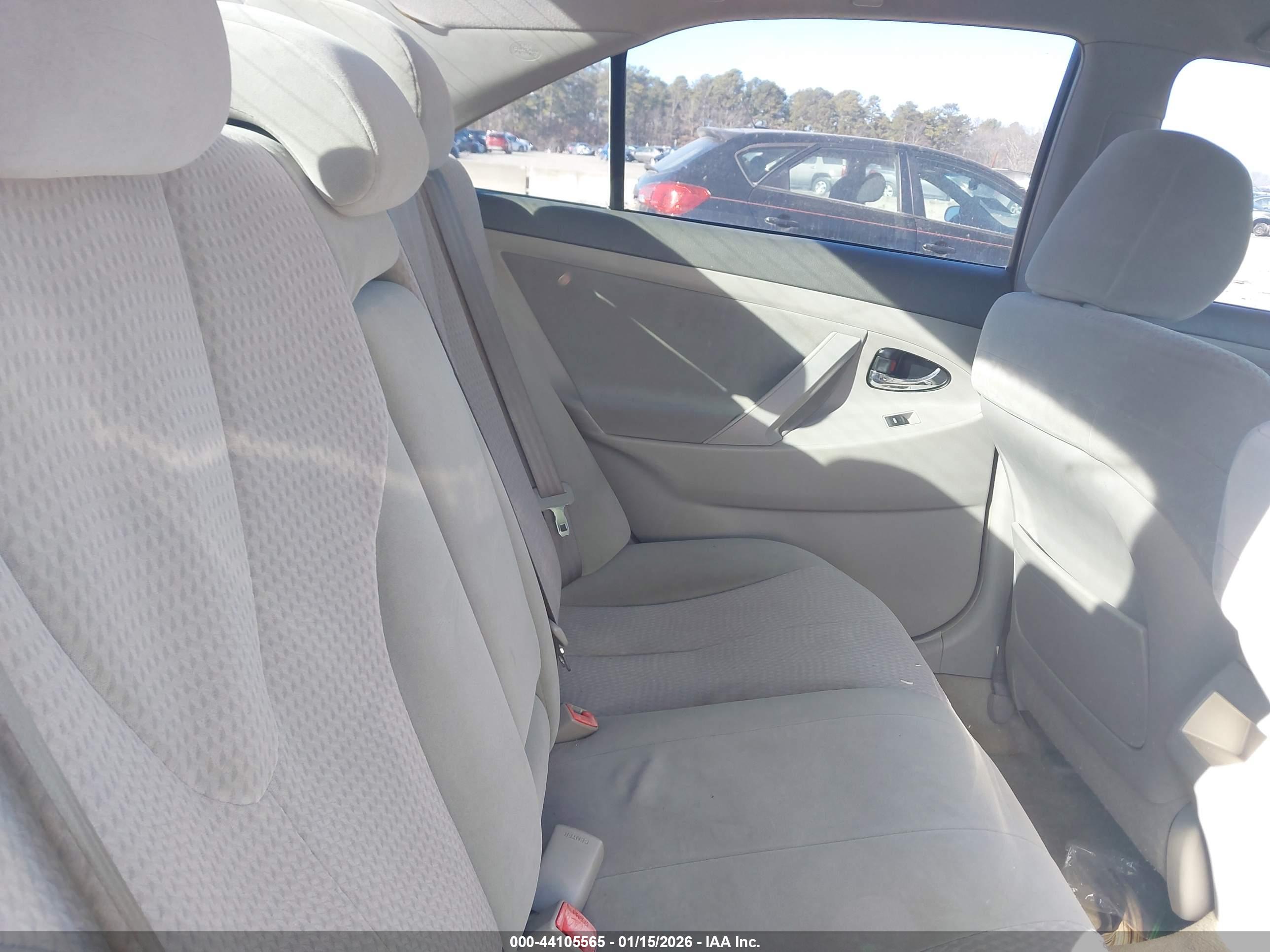 TOYOTA CAMRY image 8