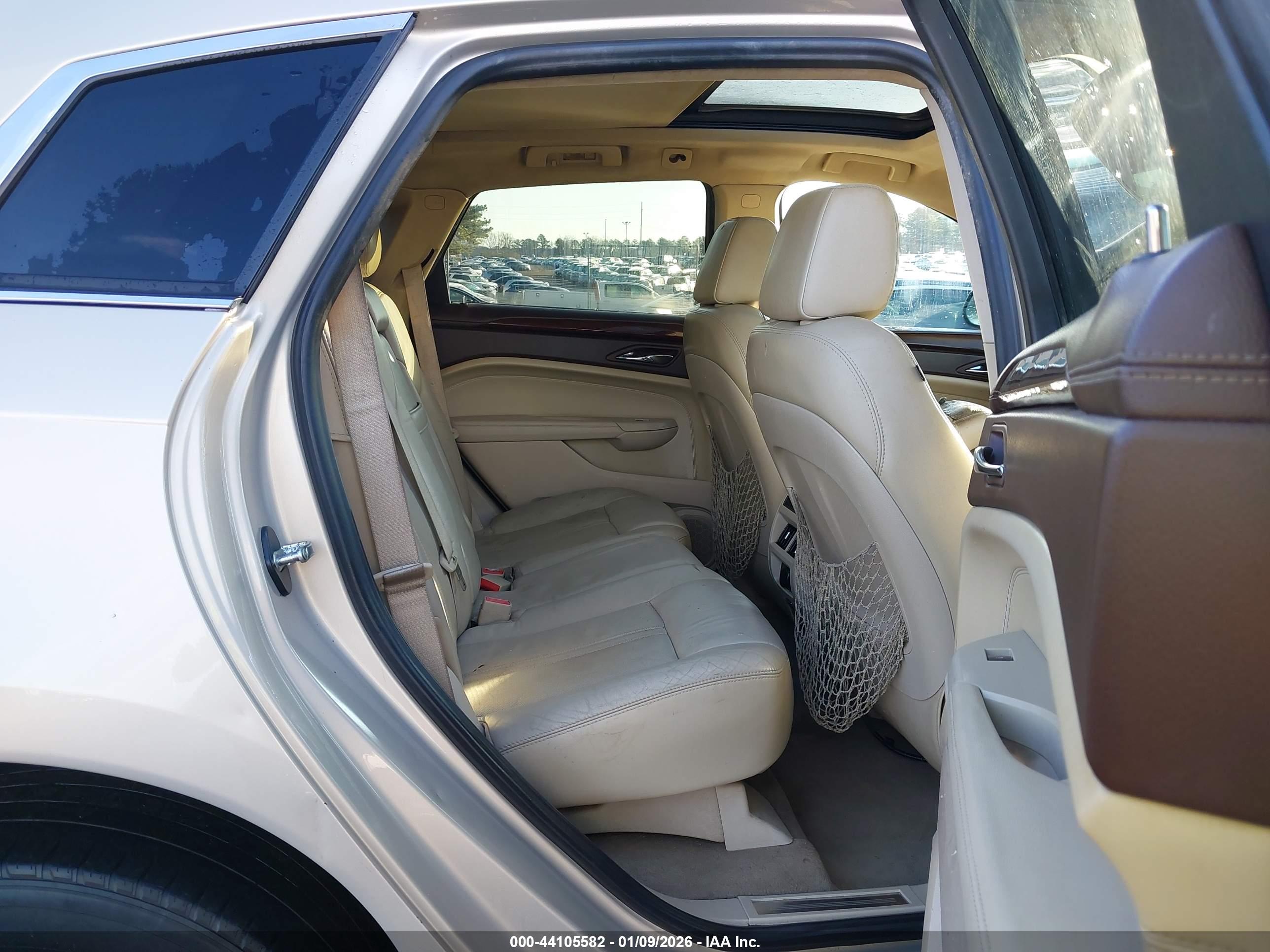 CADILLAC SRX image 8