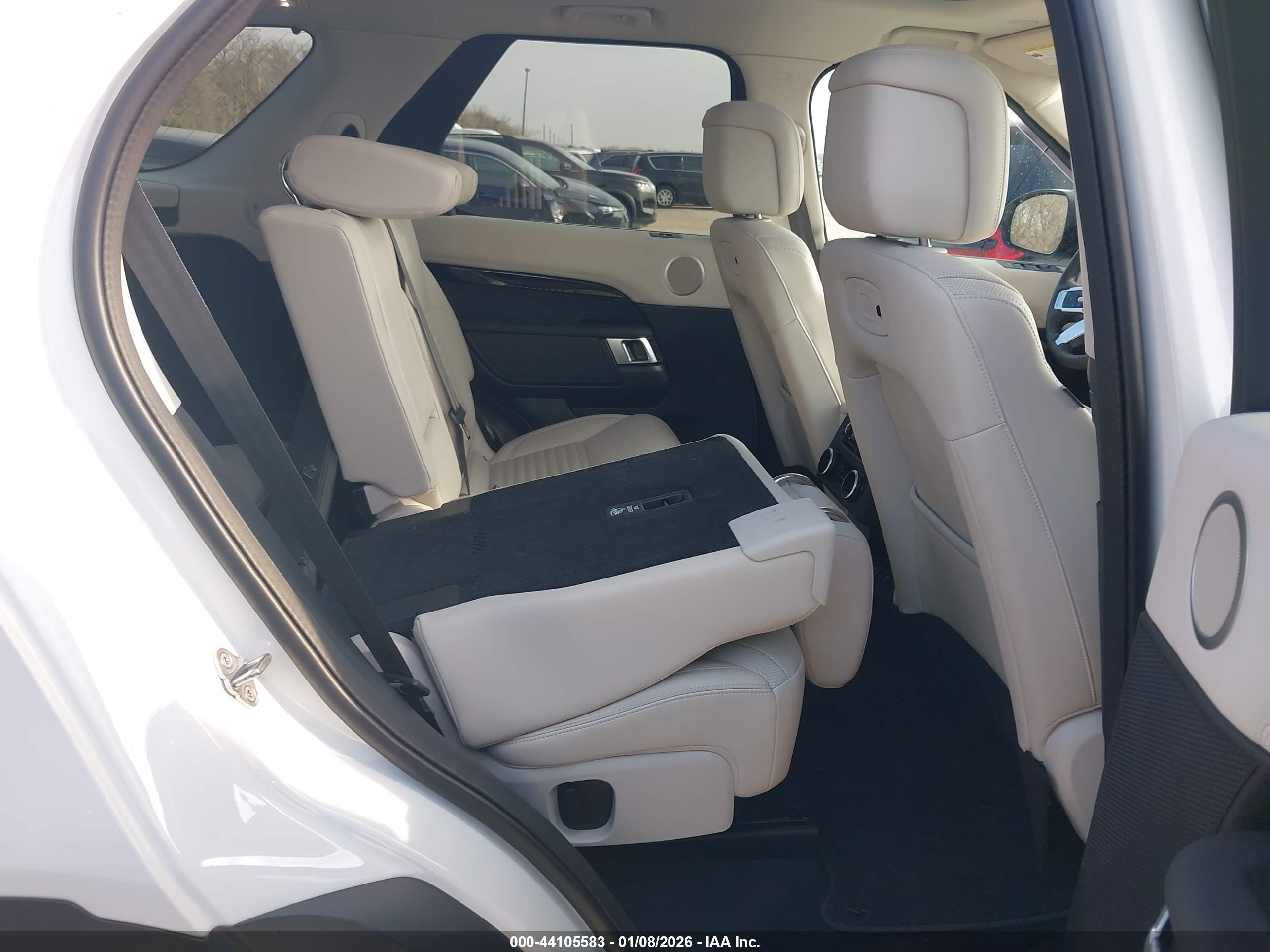 LAND ROVER image 8