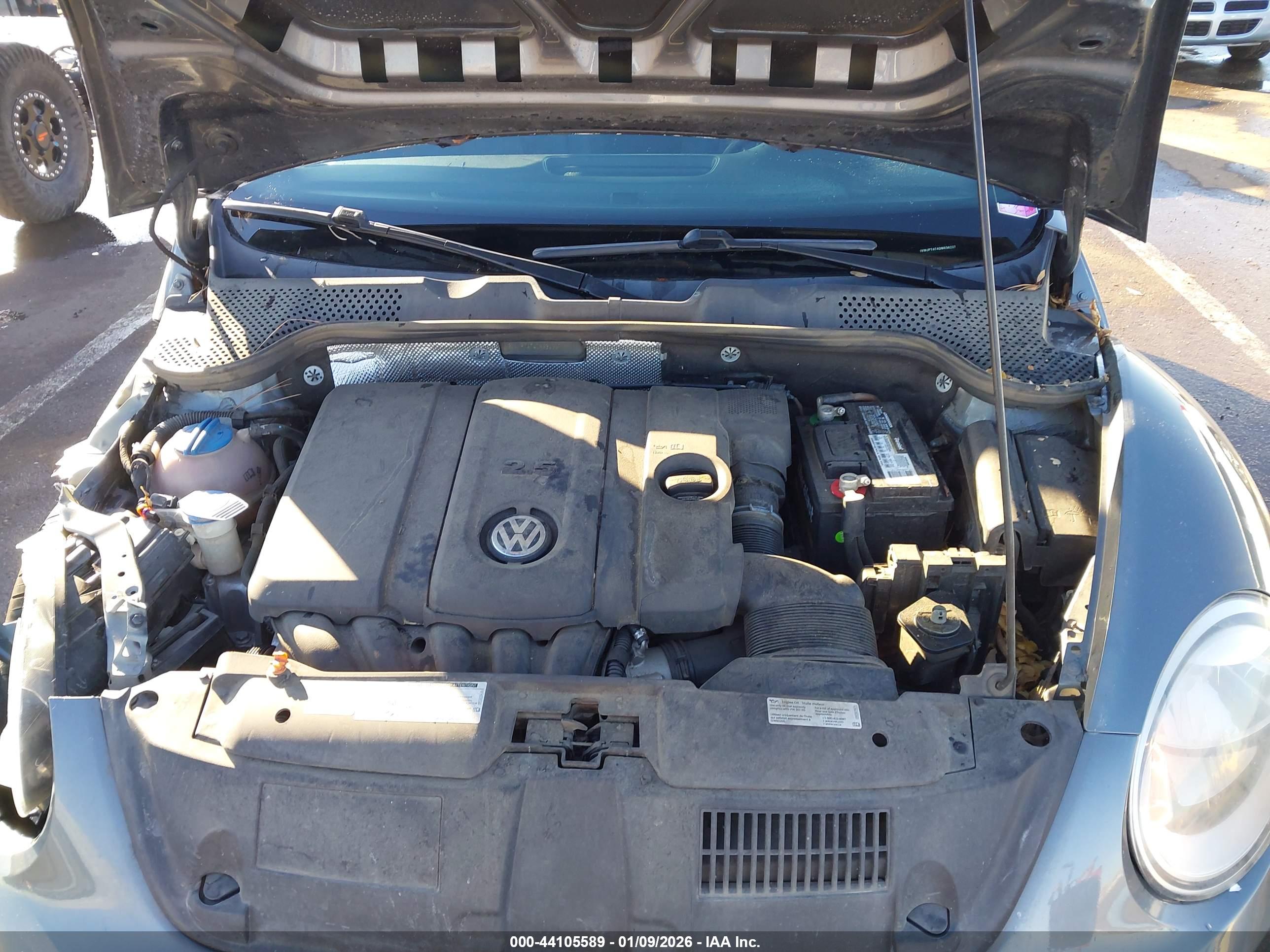 VOLKSWAGEN BEETLE image 10
