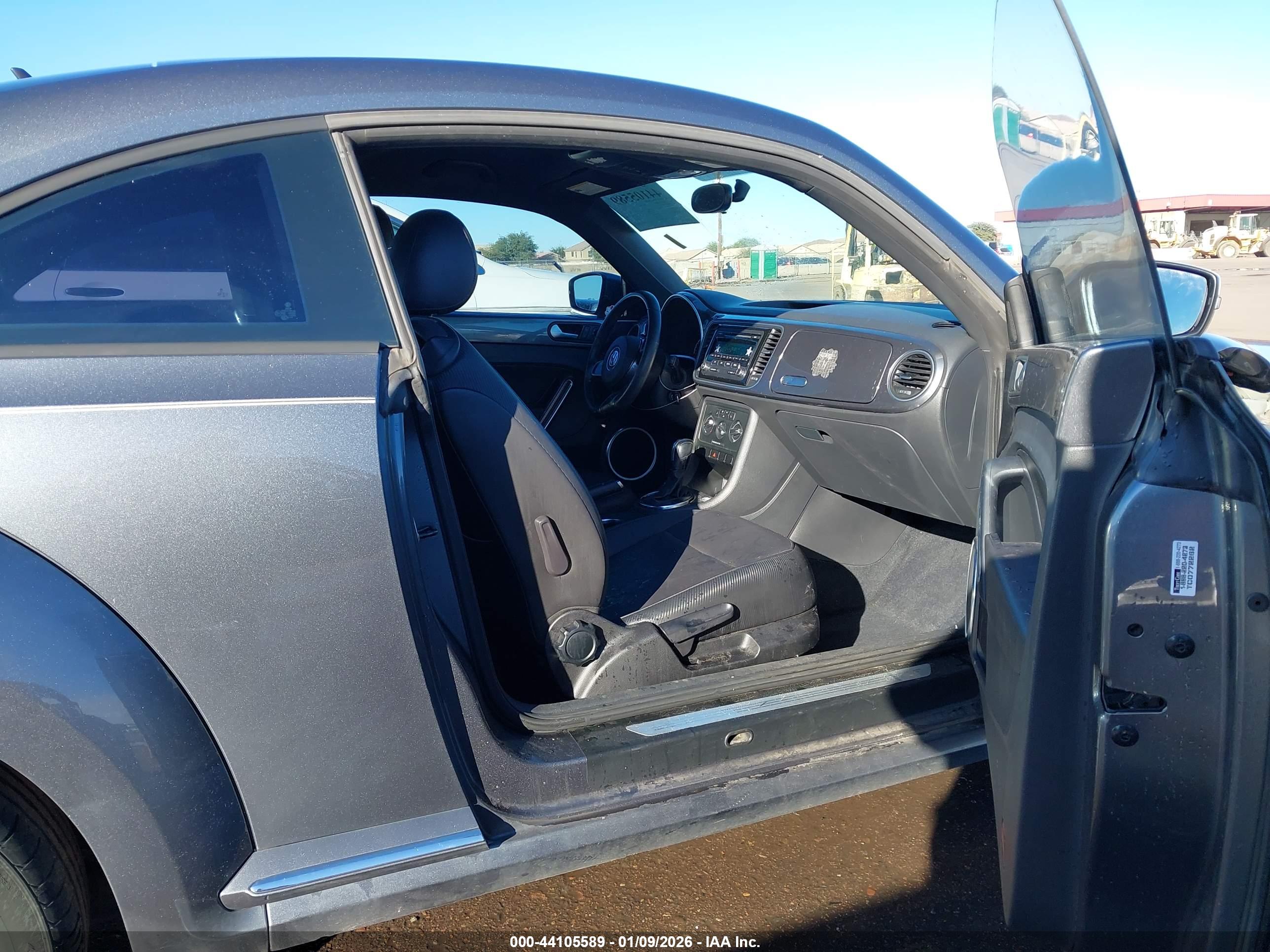 VOLKSWAGEN BEETLE image 5