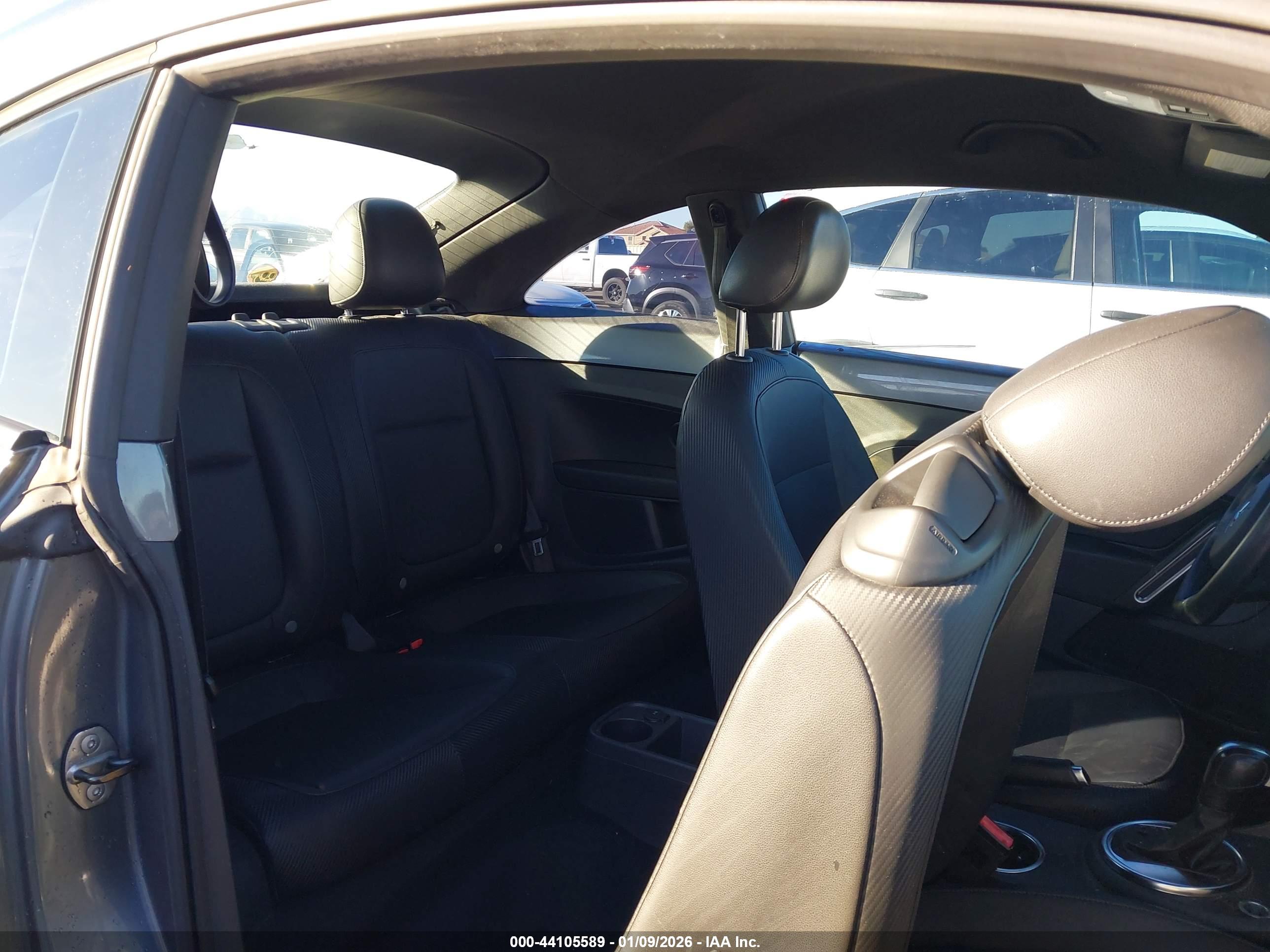 VOLKSWAGEN BEETLE image 8