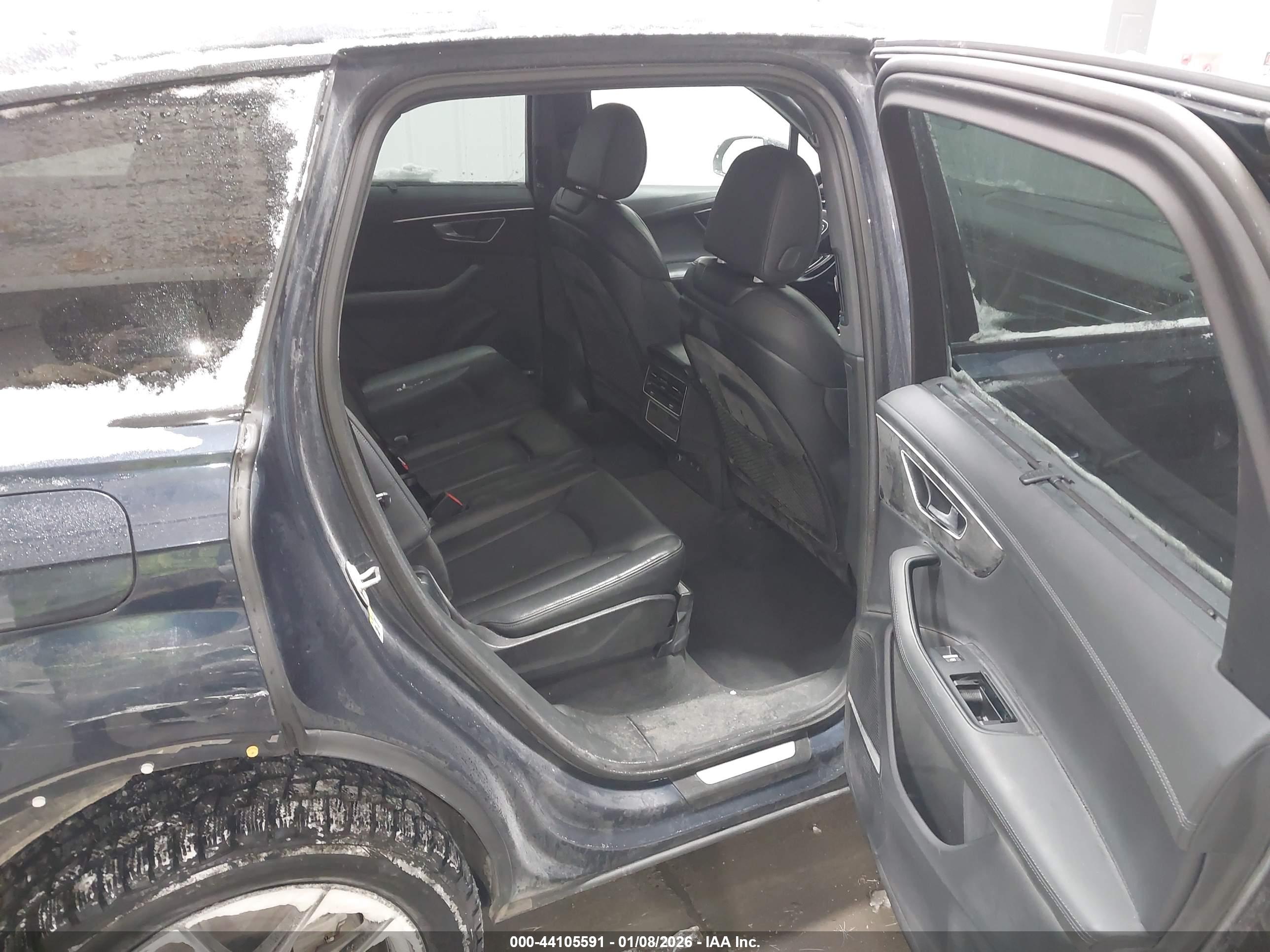 AUDI Q7 image 8