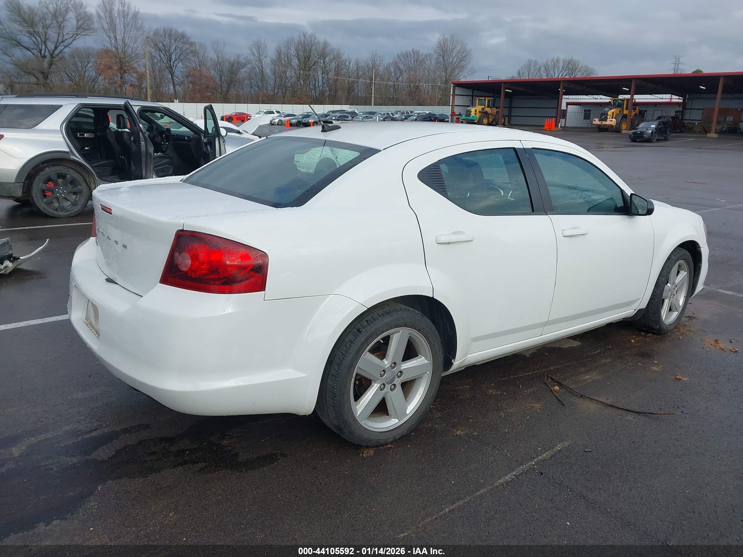 DODGE AVENGER image 4