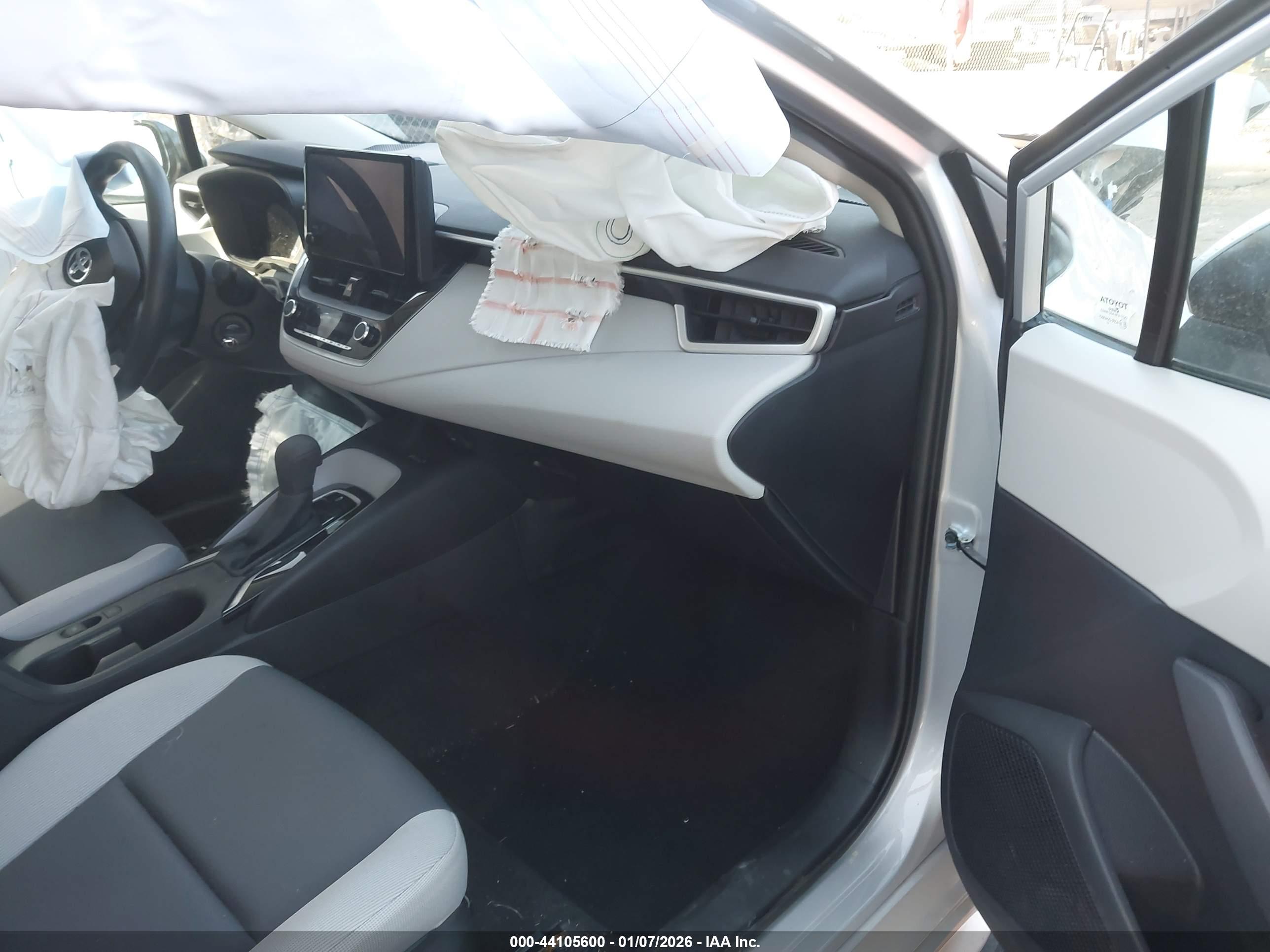 TOYOTA COROLLA image 5