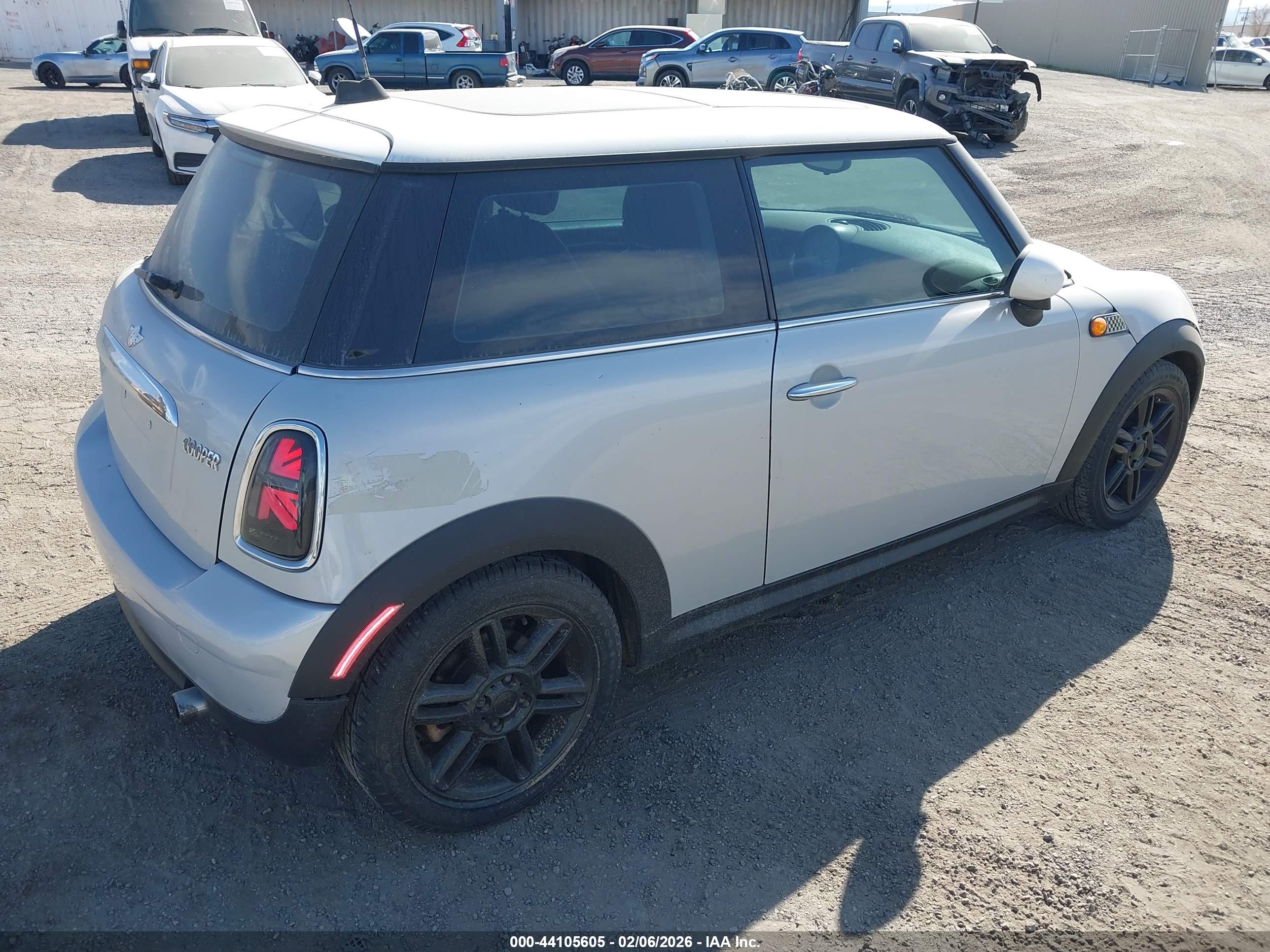 MINI COOPER image 4