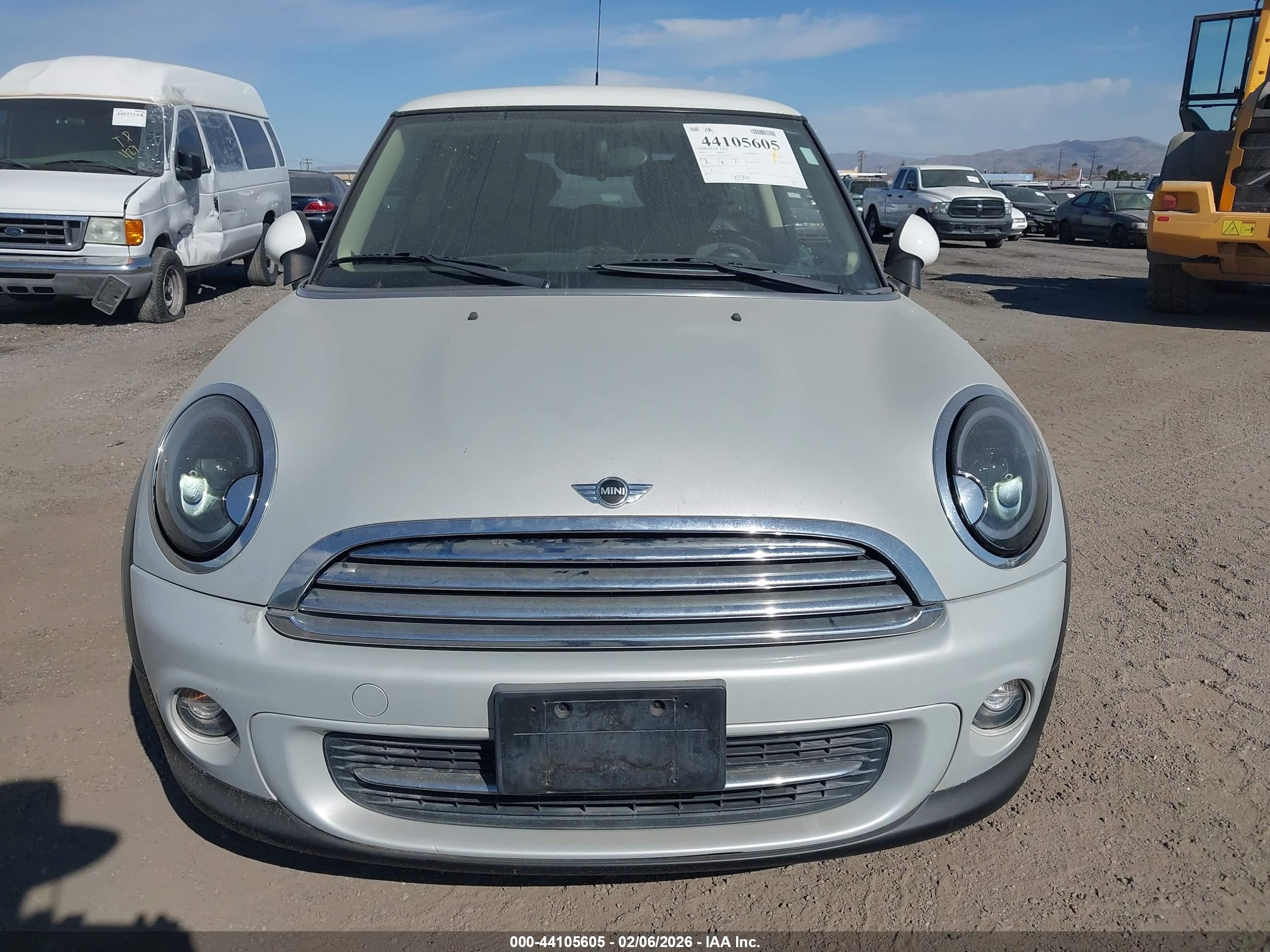 MINI COOPER image 6