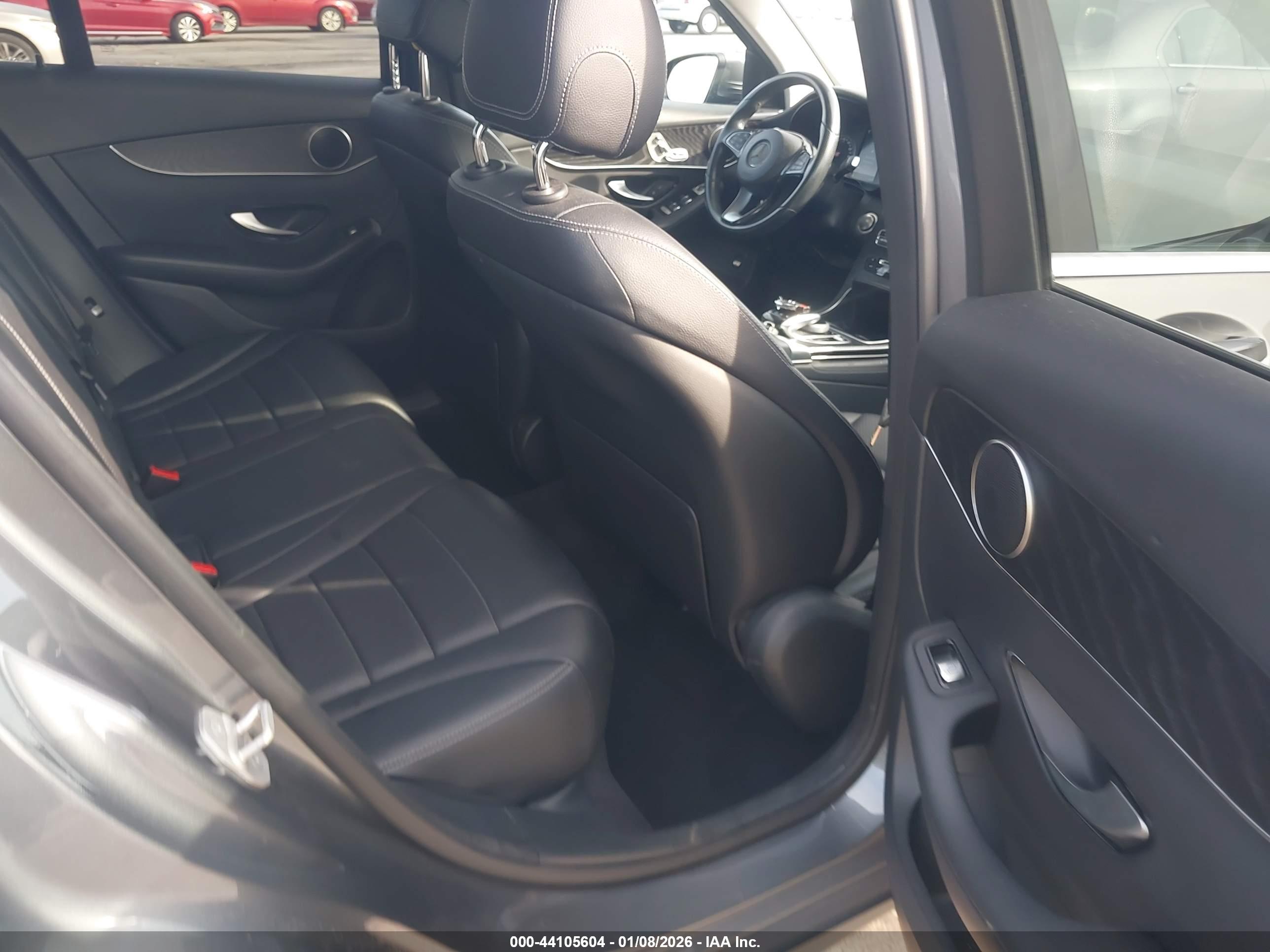 MERCEDES-BENZ GLC image 8