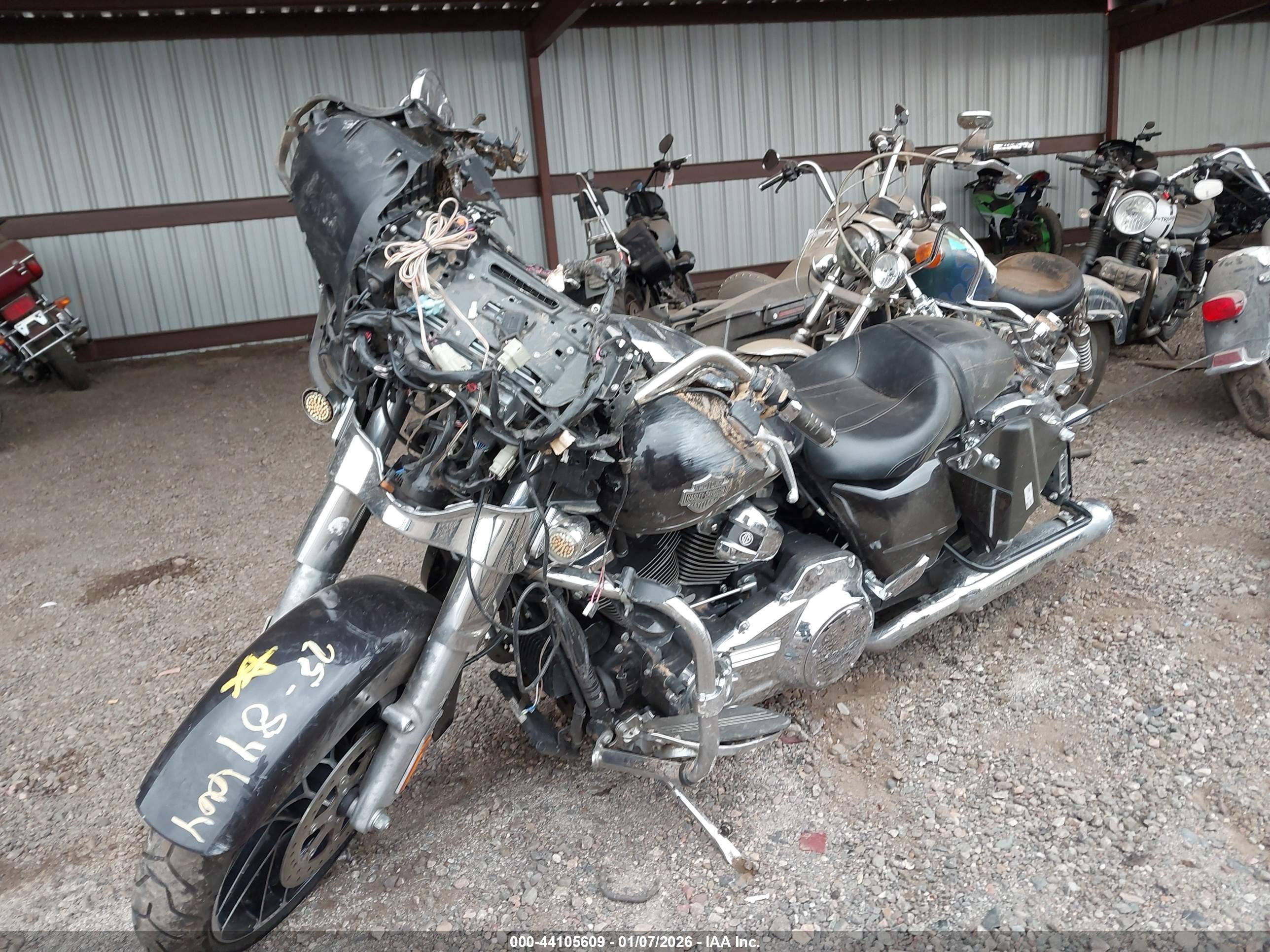 HARLEY-DAVIDSON FLHXS image 2