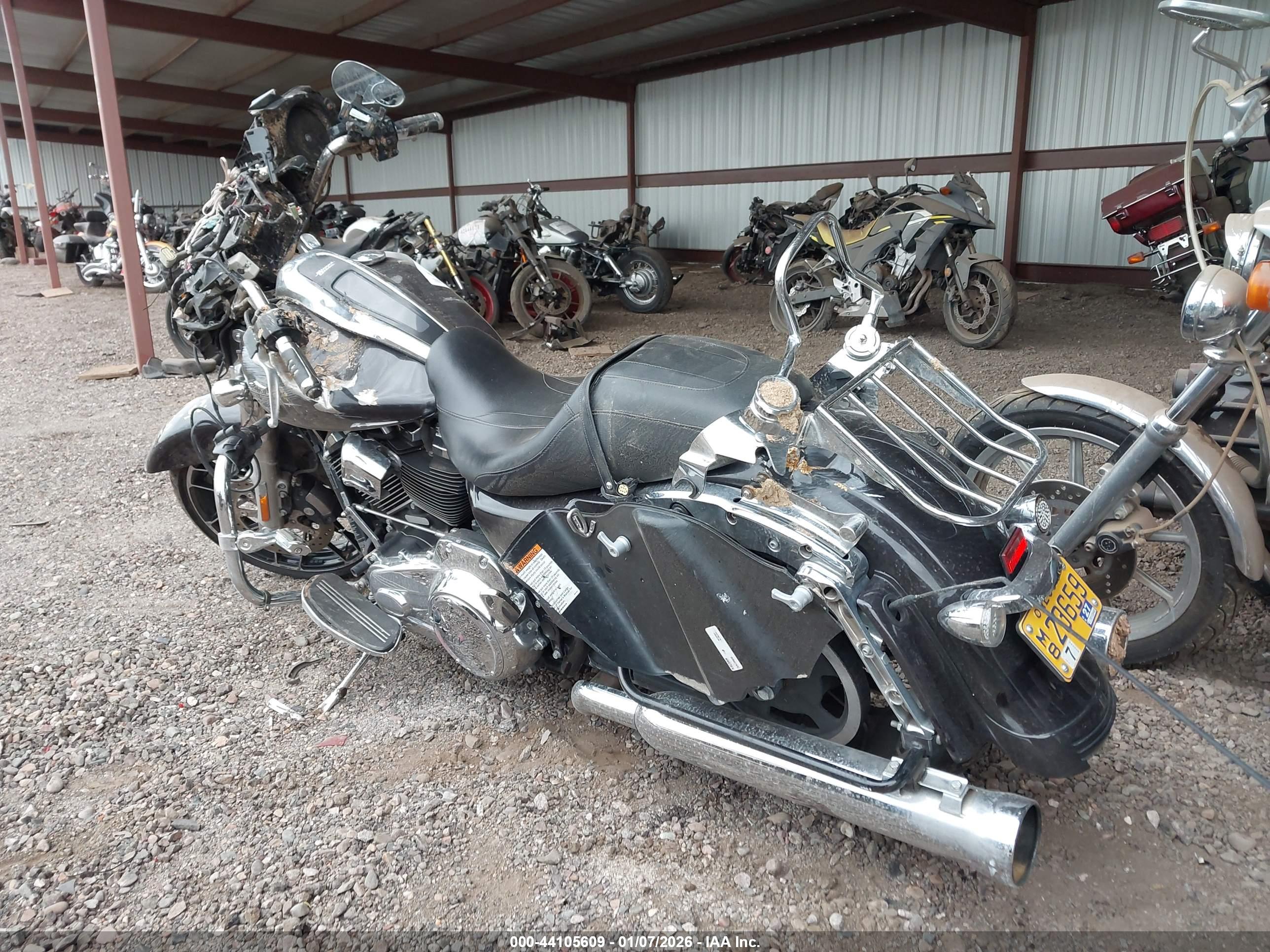 HARLEY-DAVIDSON FLHXS image 3