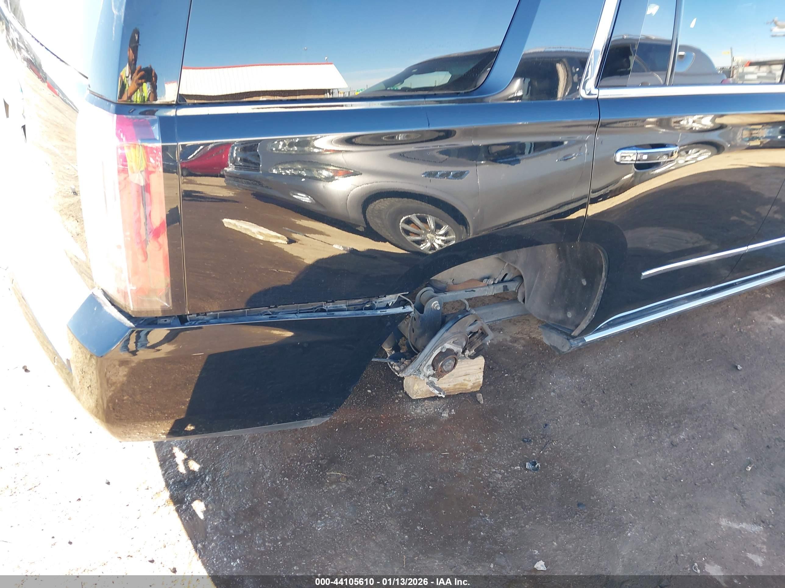 GMC YUKON image 6