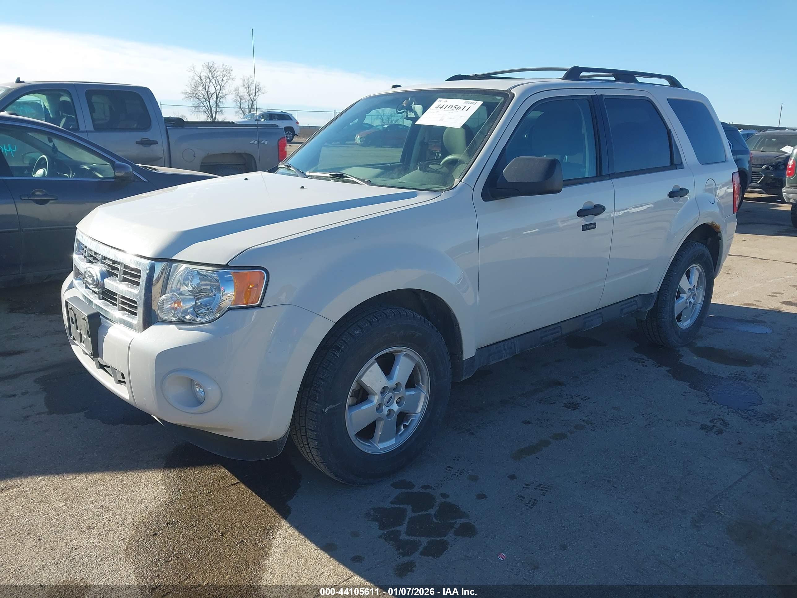 FORD ESCAPE image 2
