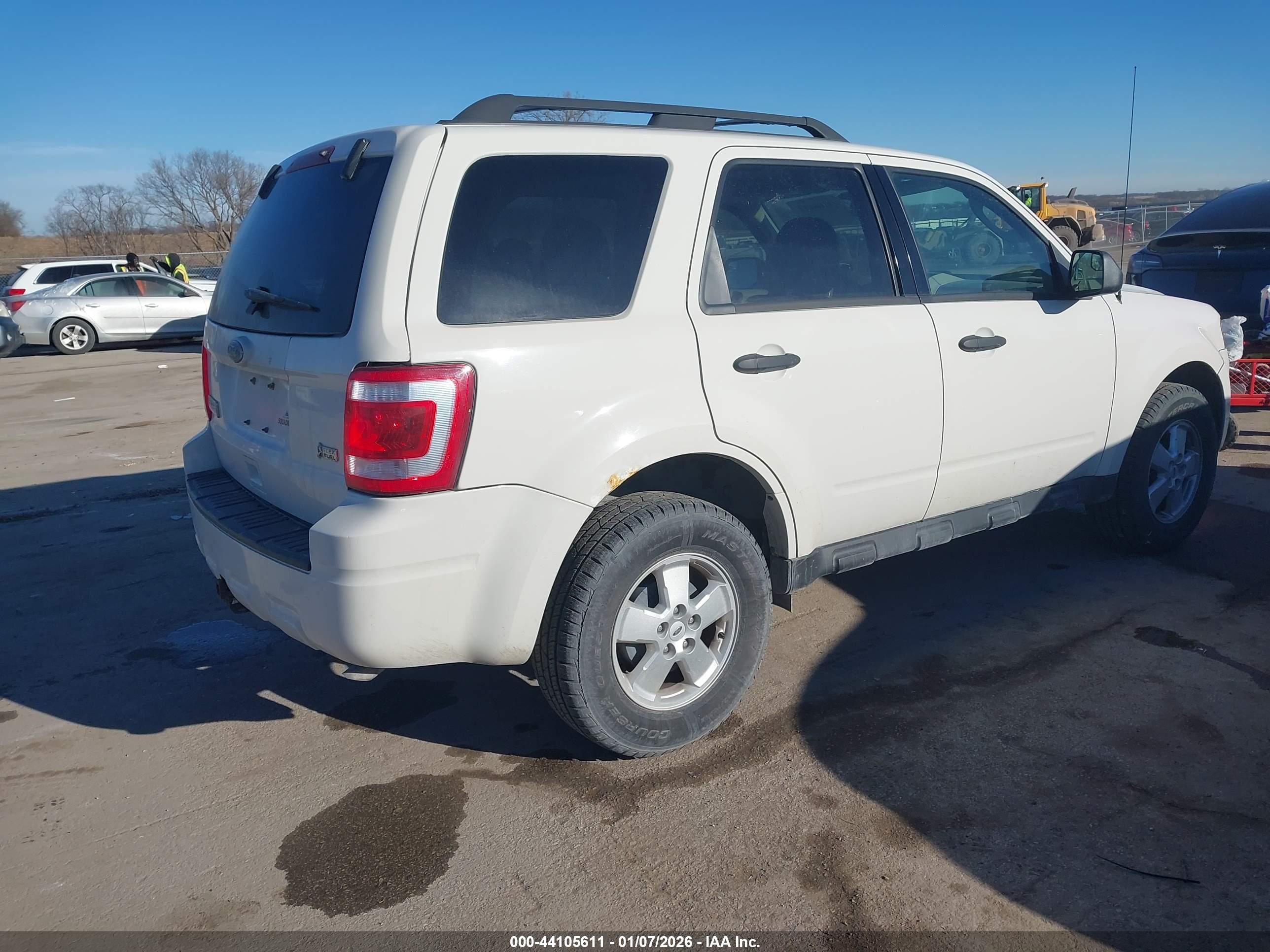 FORD ESCAPE image 4